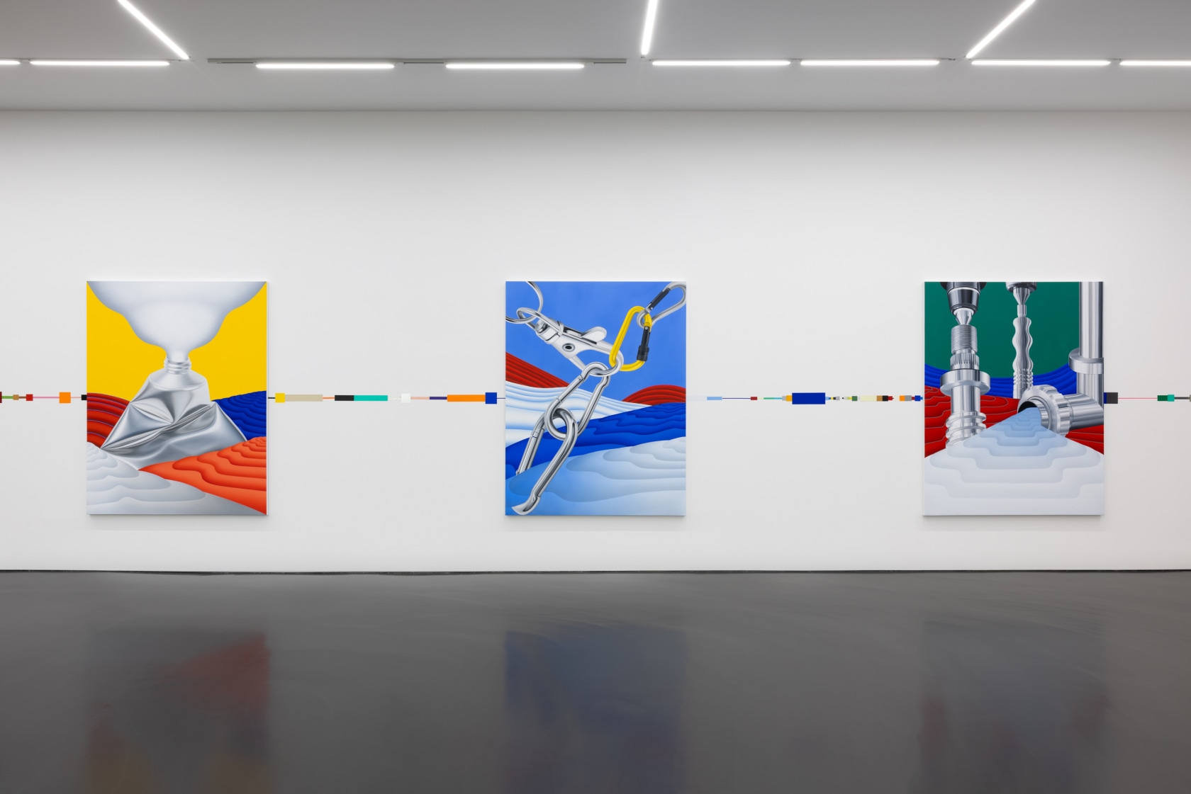 Exhibition view: Jac Leirner and Rafa Silvares, Ensemble, Esther Schipper, Berlin, 2025. Photo © Andrea Rossetti