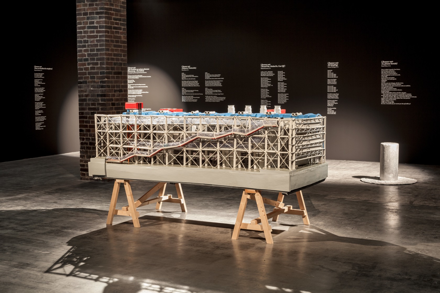 Exhibition view: Saâdane Afif, Anthologie de l’humour noir, Museum für Moderne Kunst, Frankfurt am Main, 2012. Photo © Axel Schneider