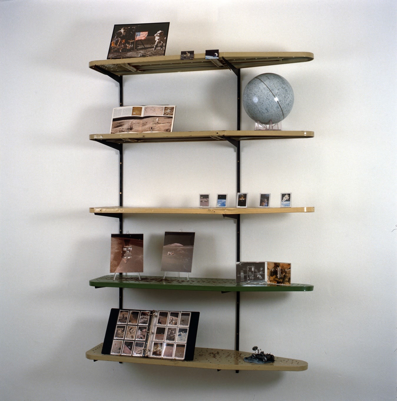 Exhibition view: Laura Emrick, Regolith and Reproduction, Esther Schipper, Cologne, 1991. Photo © Lothar Schnepf