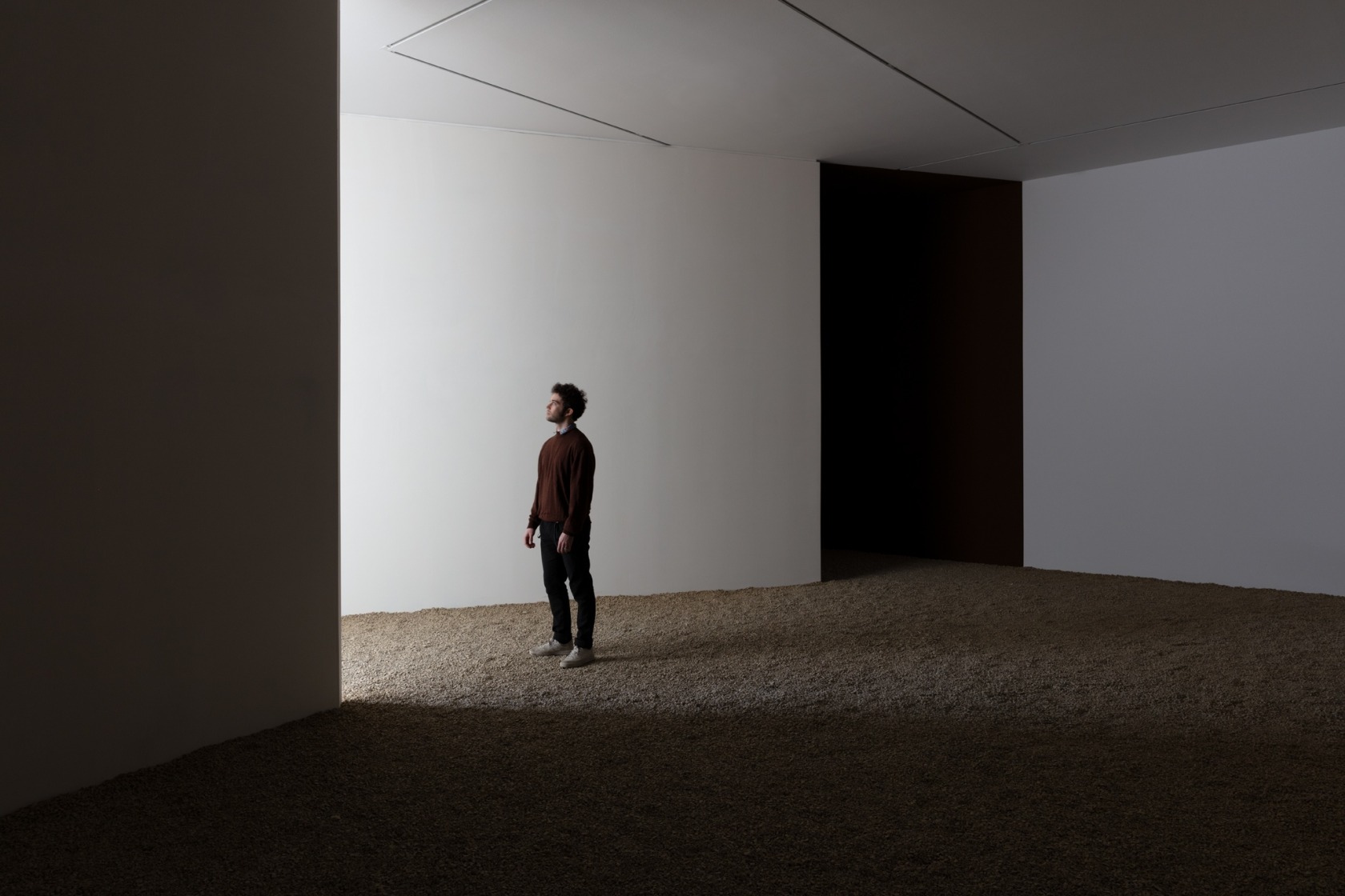 Exhibition view: Fog Dog, Esther Schipper, Berlin, 2020. Photo © Andrea Rossetti