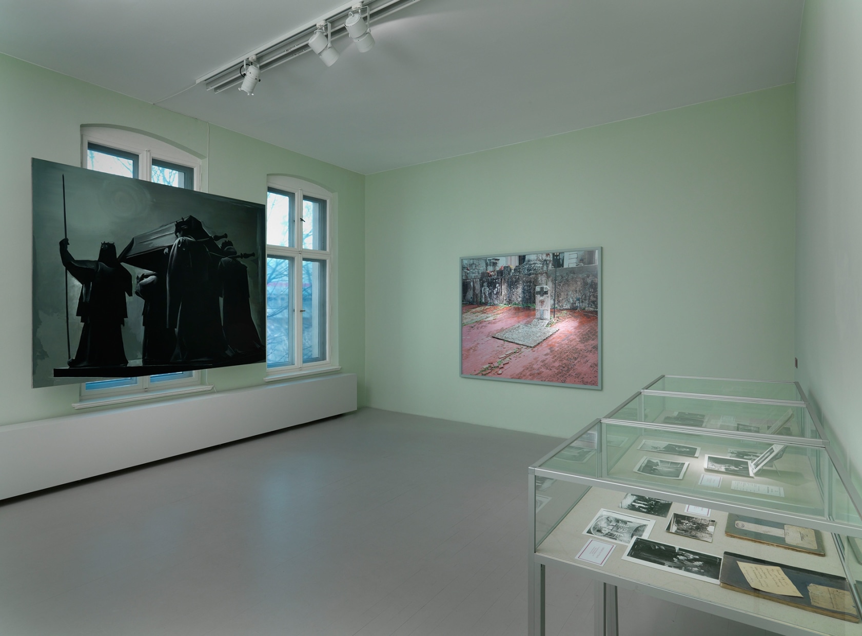 Exhibition view: Konversationsstücke Akt III (kuratiert von Jens Hoffmann), Johnen Galerie, Berlin, 2010 Photo © Jens Ziehe