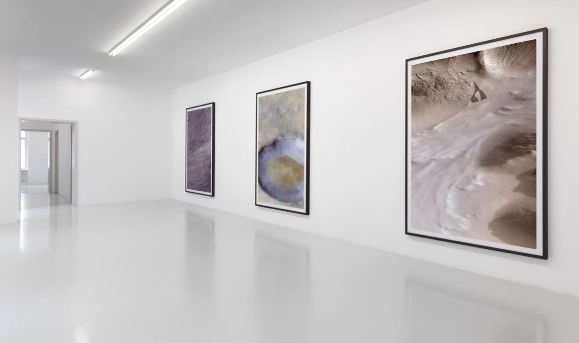 Exhibition view: Thomas Ruff, ma.r.s., Johnen Galerie, Berlin, 2010 Photo © Jens Ziehe