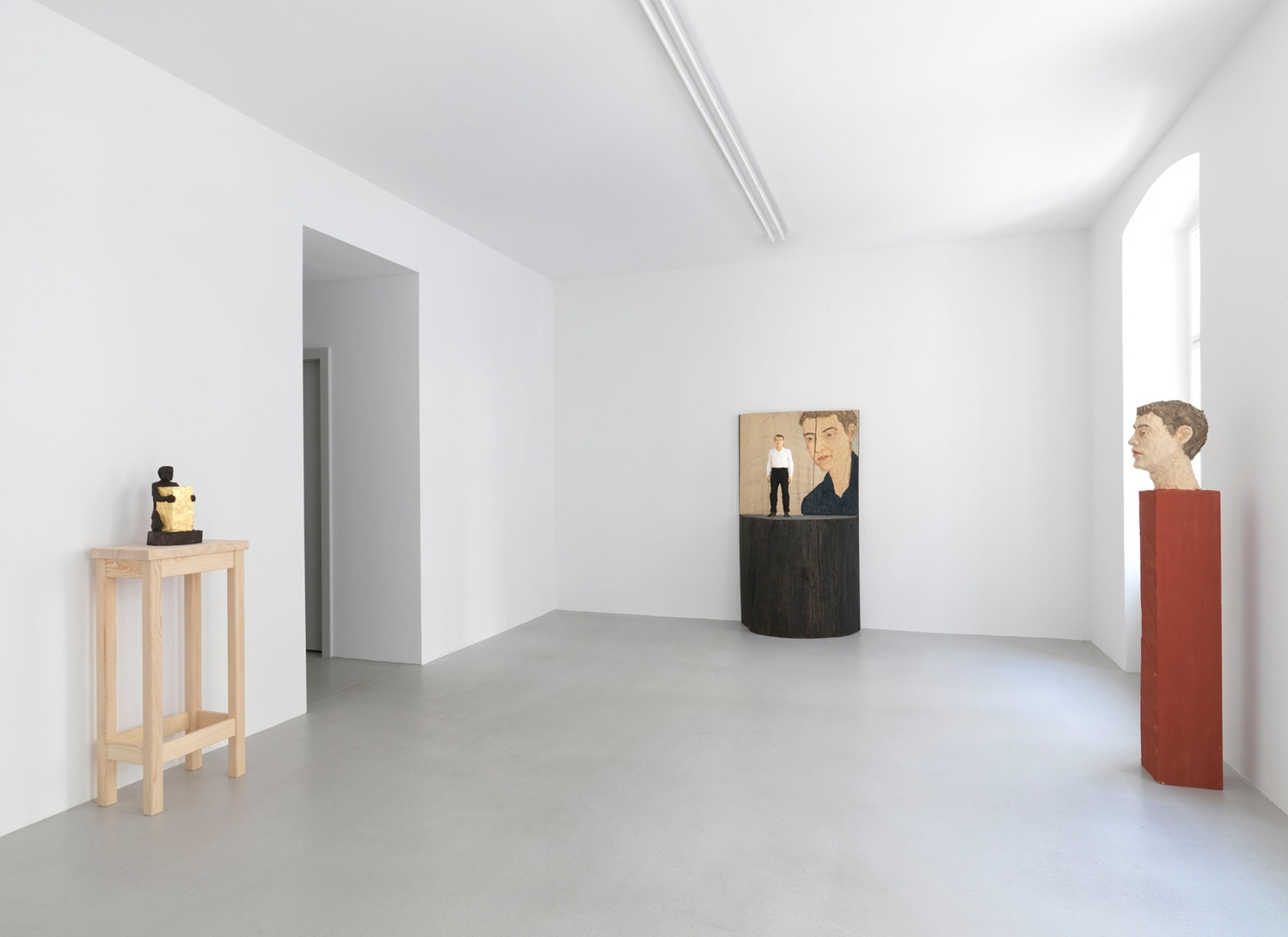 Exhibition view: Stephan Balkenhol, Johnen Galerie, Berlin, 2011 Photo © Jens Ziehe