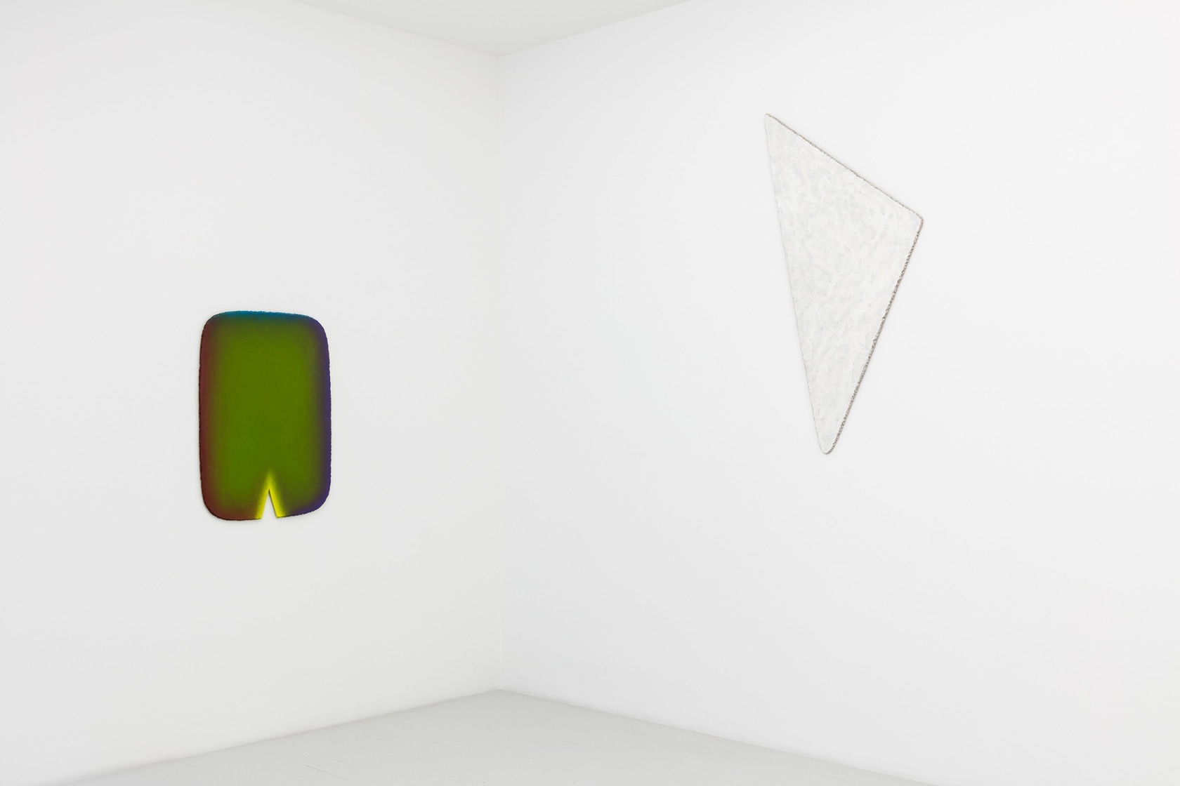 Exhibition view: Raimer Jochims, Bilder und Steine von 1967 bis 2015, Johnen Galerie, Berlin, 2015 Photo © Andrea Rossetti