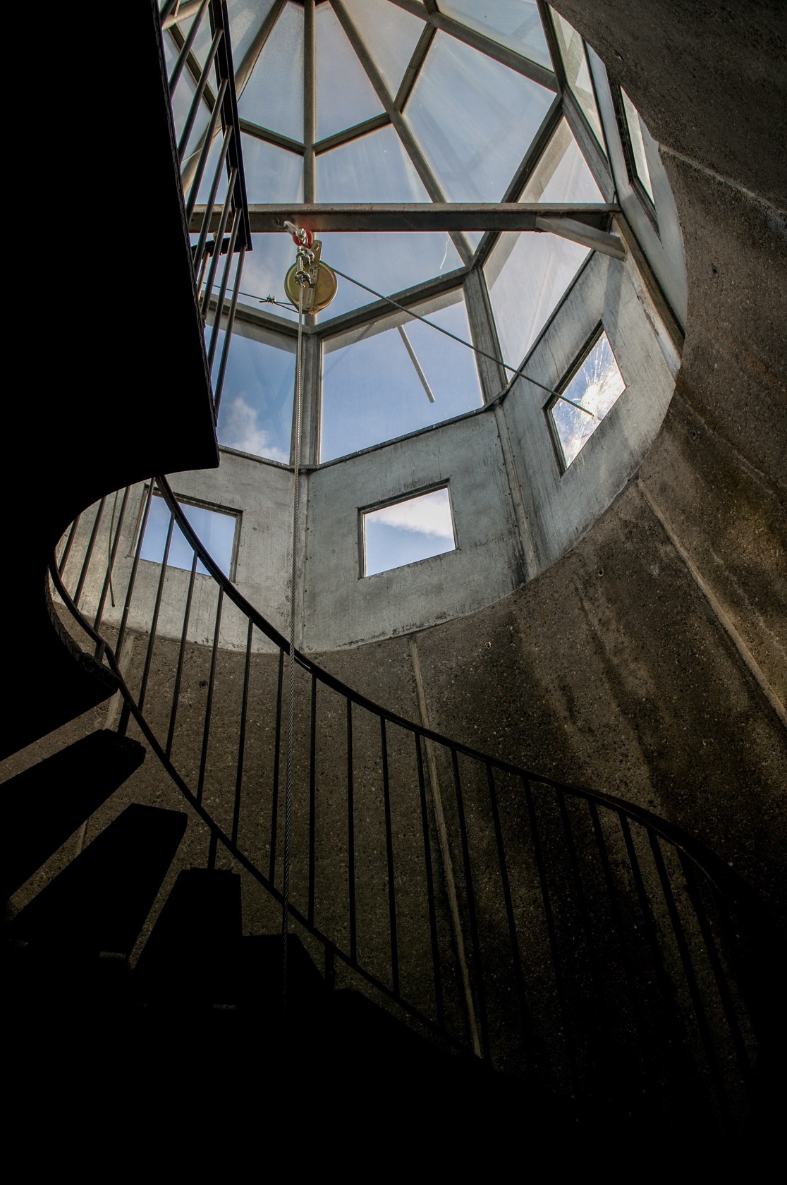 Modèle pour l’Hospitalité i.e. Exclusion, [Model for Hospitality i.e Exclusion], 2010 Steel, wood and concrete Dimensions variable Photo © Aurélien...