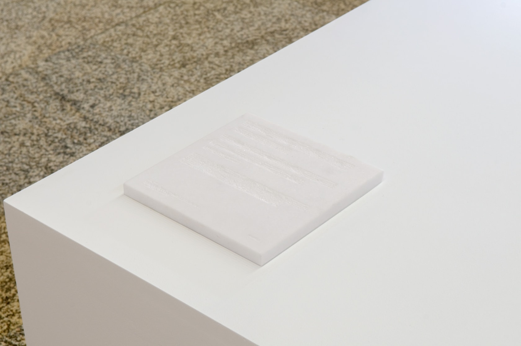 La Visite au Musée (La Victoire), [The Museum Visit (The Victory)], 2010 (detail) Absence, thassos marble Dimensions variable Photo ©...