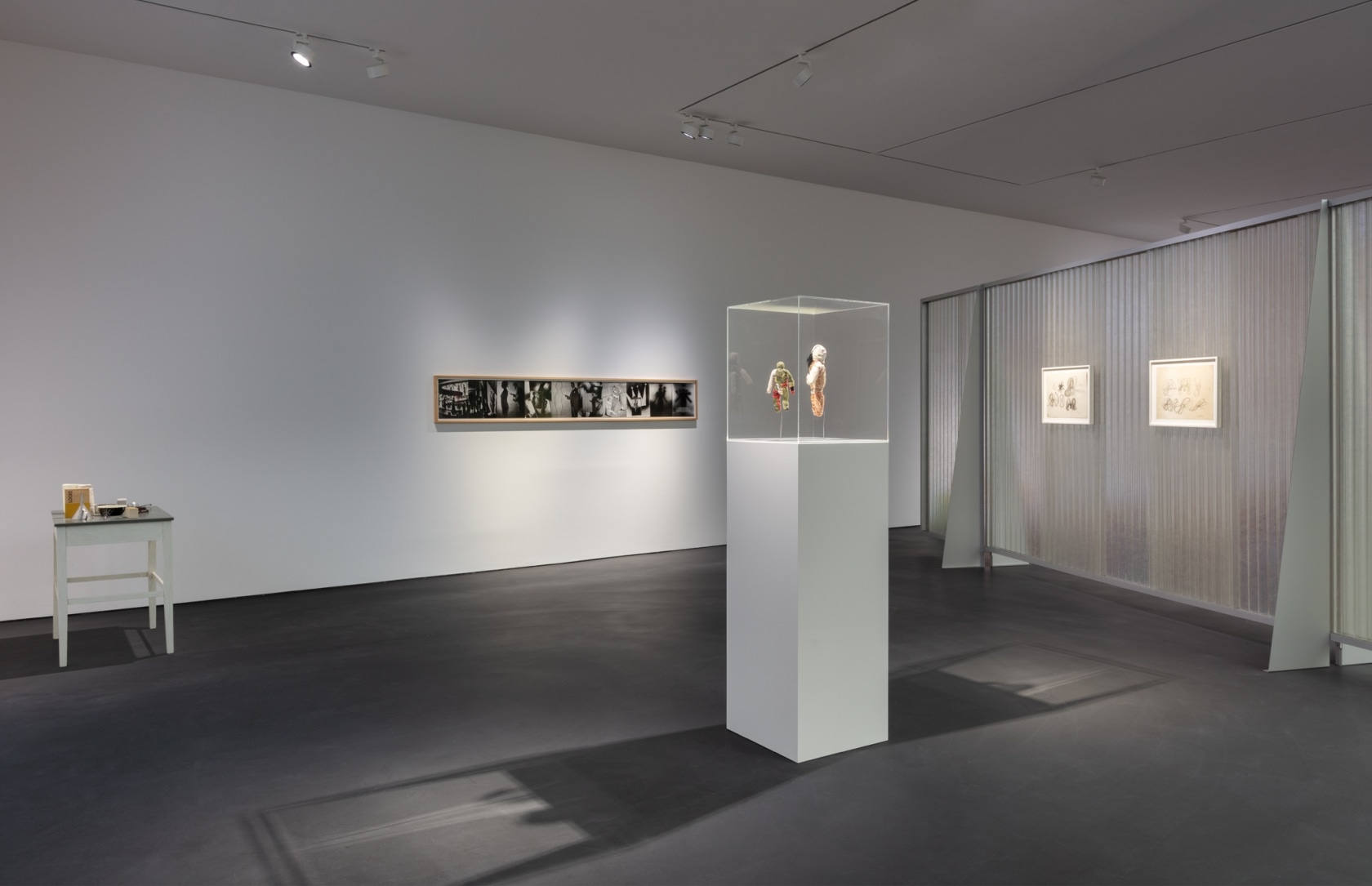 Exhibition view: PS81E, Esther Schipper, Berlin, 2020. Photo © Andrea Rossetti