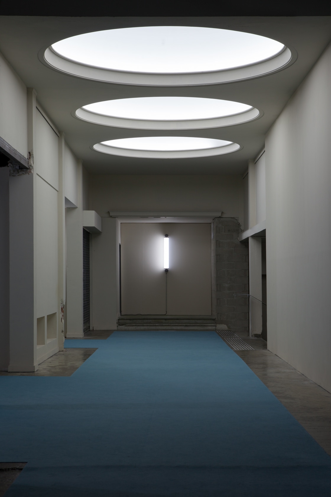 56 Flickering Lights, 2013 LED lights, 56 programmed chips Photo © Andrea Rossetti