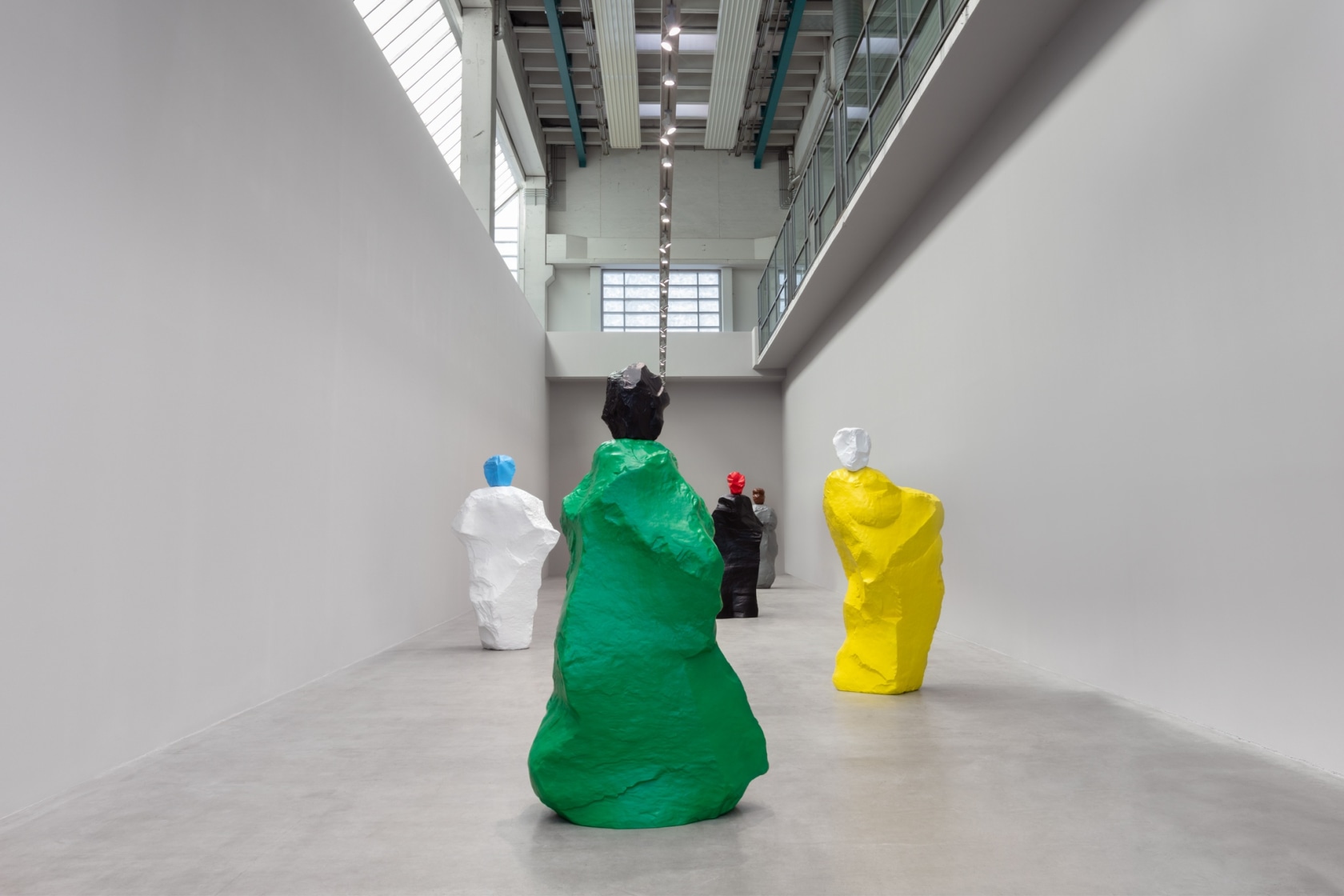 Exhibition view: nuns + monks, Esther Schipper, Berlin, 2020. Photo © Andrea Rossetti