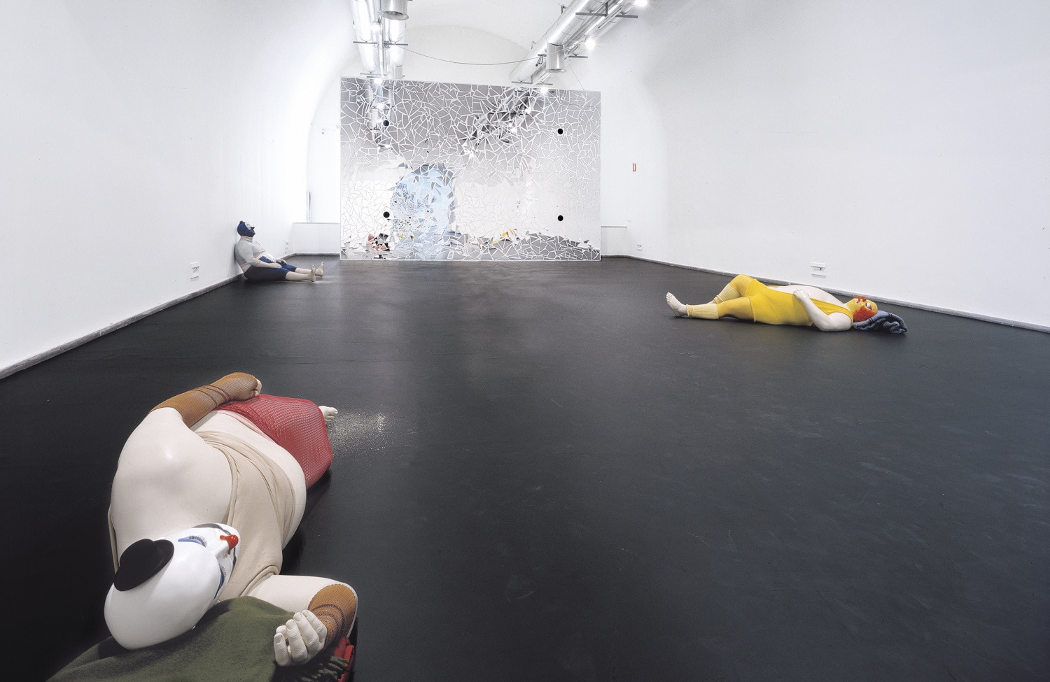 Exhibition view: kiss tomorrow goodbye, Palazzo delle Esposizioni, Rome, 2001 Photo © Studio Rondinone