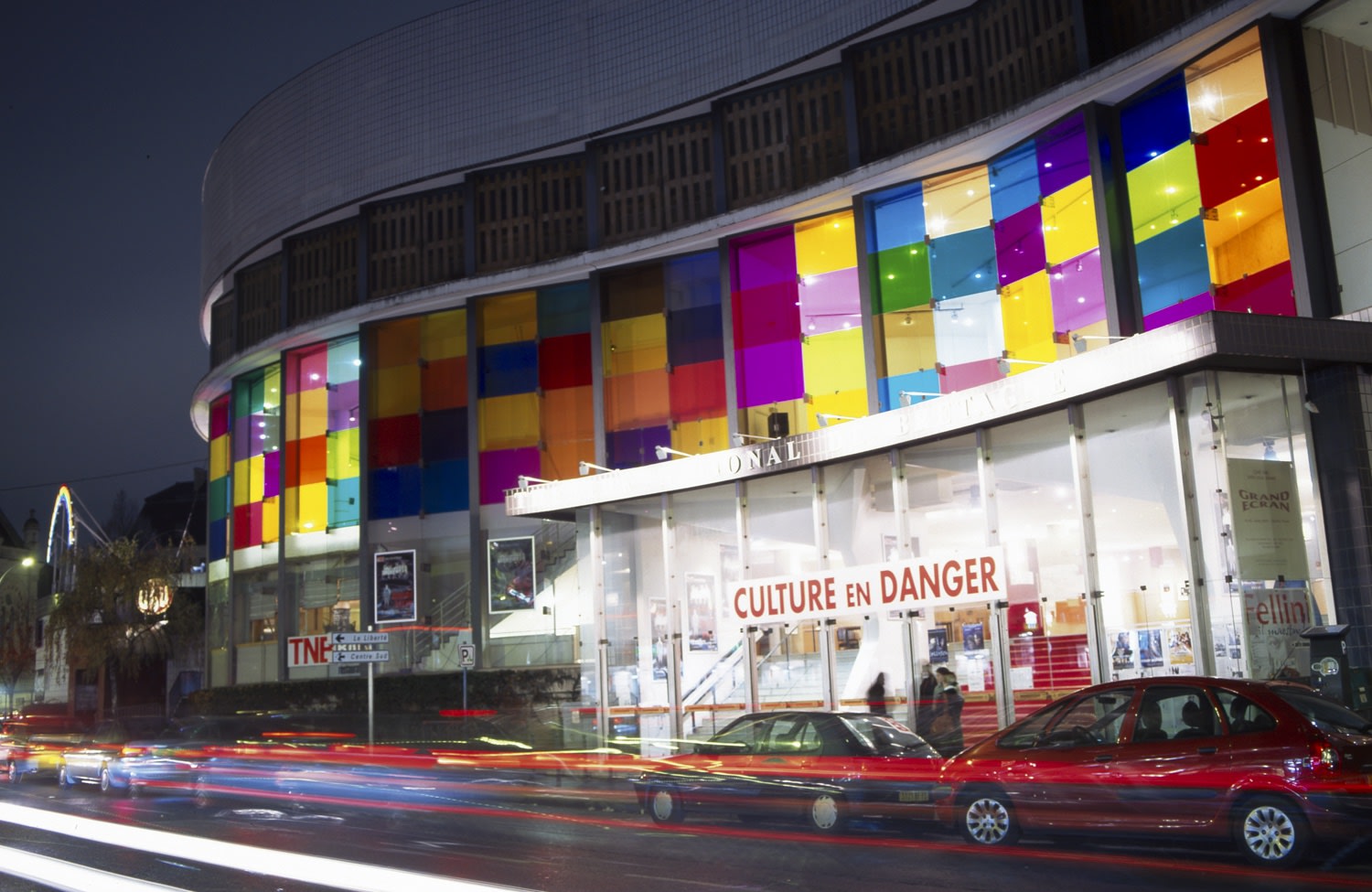 love invents us, 1999 Translucent film on window Dimensions variable Photo © Benoît Mauras