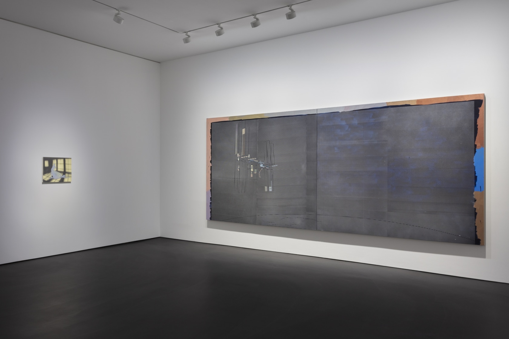 Left: Tala Madani, Untitled, 2020. © Tala Madani. Right: Cui Jie, International Space Station, 2019. © Cui Jie. Exhibition view:...