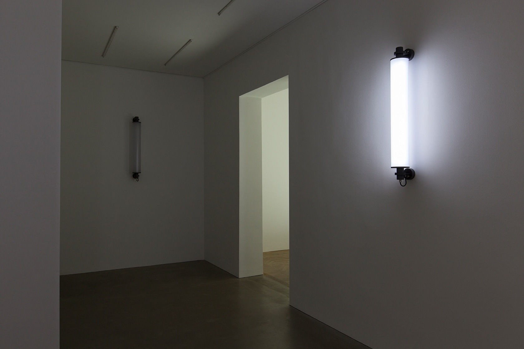 Philippe Parreno, Flickering Light, 2013. Exhibition view: quasi-objects, Esther Schipper, Berlin, 2014. Photo © Andrea Rossetti
