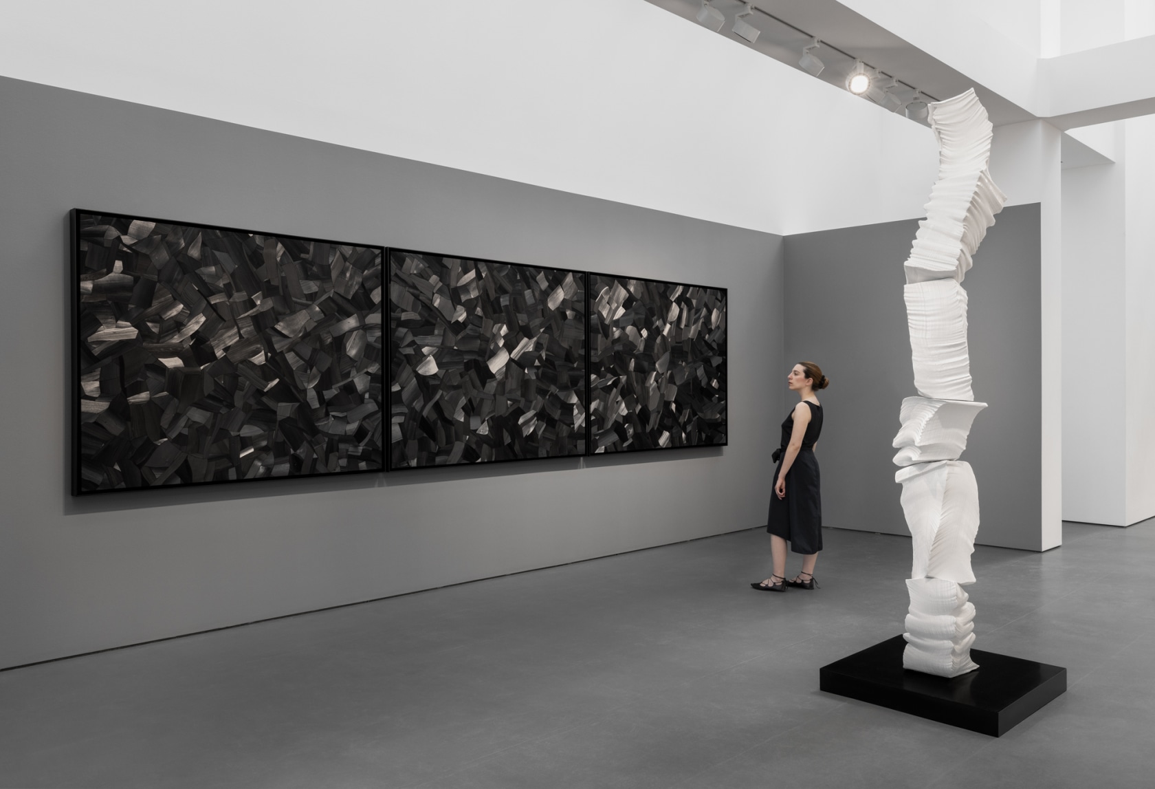 Exhibition view: Dui Jip Ki / 뒤집기, Esther Schipper, Berlin, 2023. Photo © Andrea Rossetti