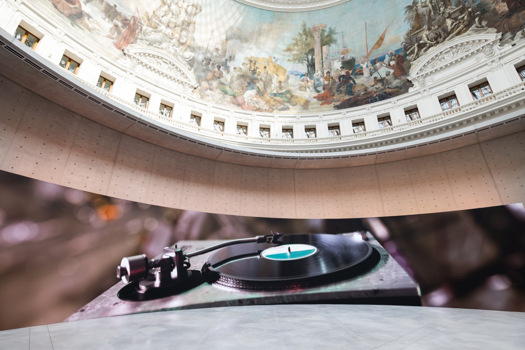 Exhibition view: Anri Sala, Time No Longer, Rotunda of the Bourse de Commerce – Pinault Collection, Paris, 2022. © Anri...