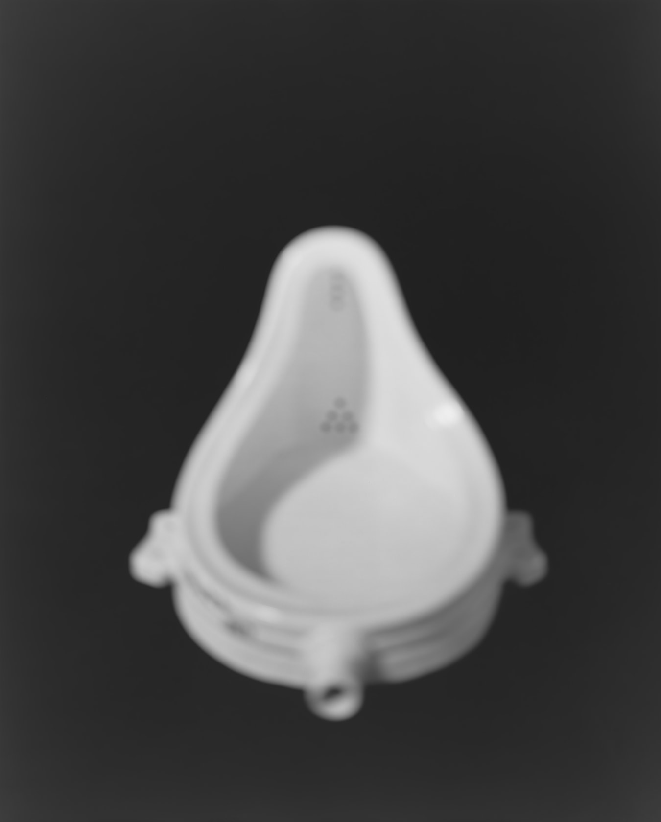 Hiroshi Sugimoto Past Presence 068, Fountain, Marcel Duchamp, 2014 © Association Marcel Duchamp / ADAGP, Paris / Artists Rights Society...