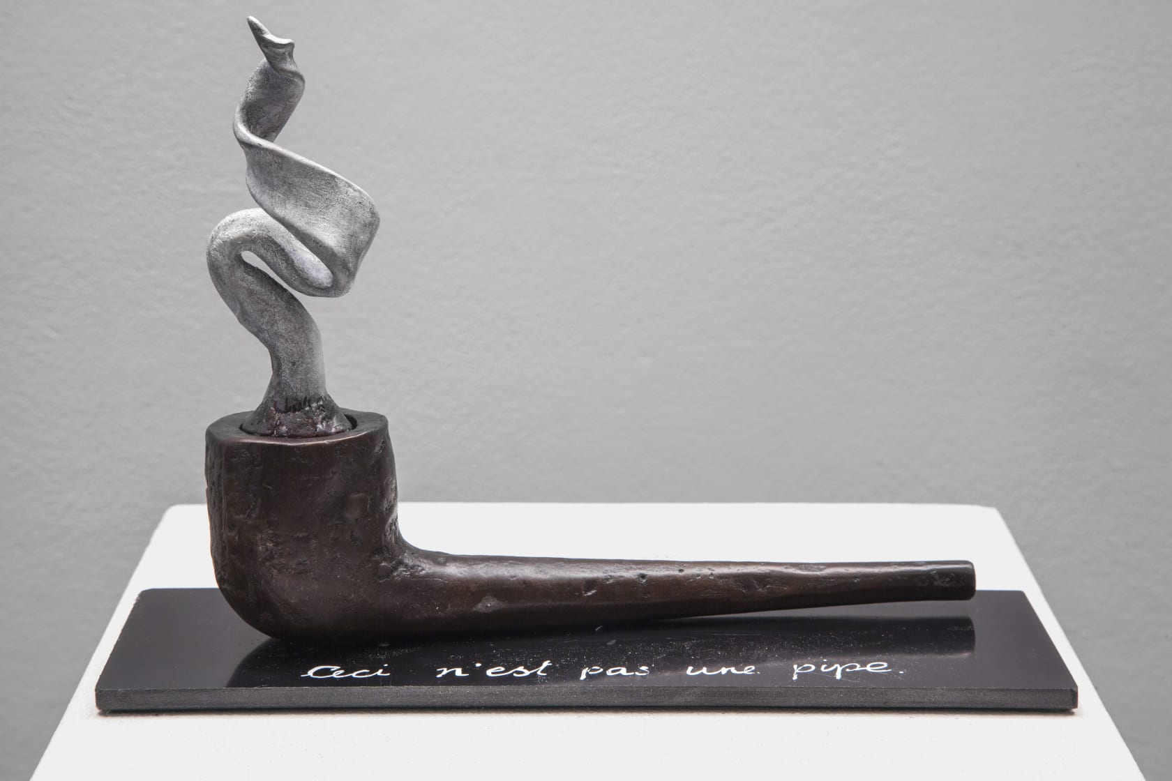 William Pye Ceci n'est pas une pipe, 2016
