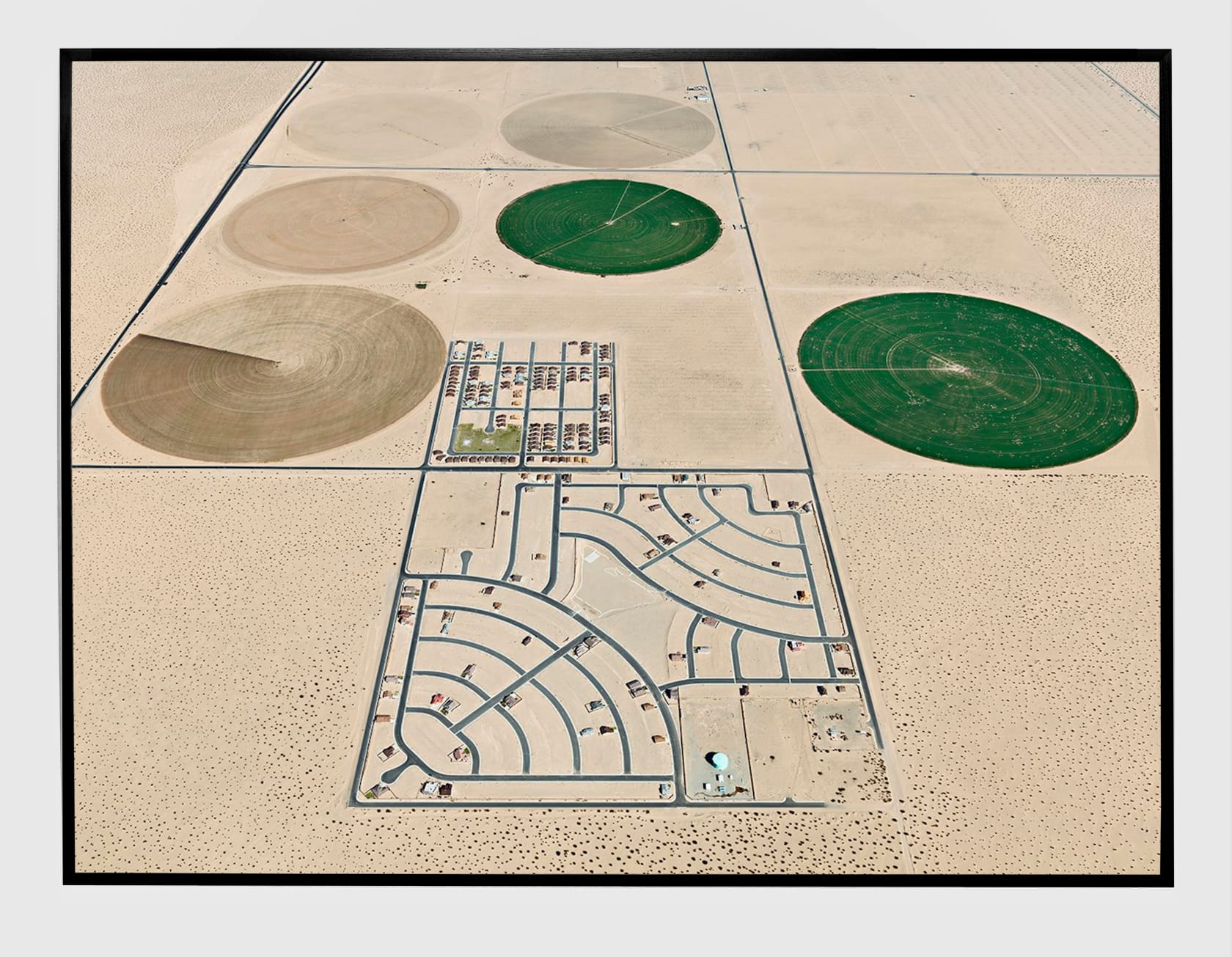 Edward Burtynsky, Pivot Irrigation / Suburb, 2011