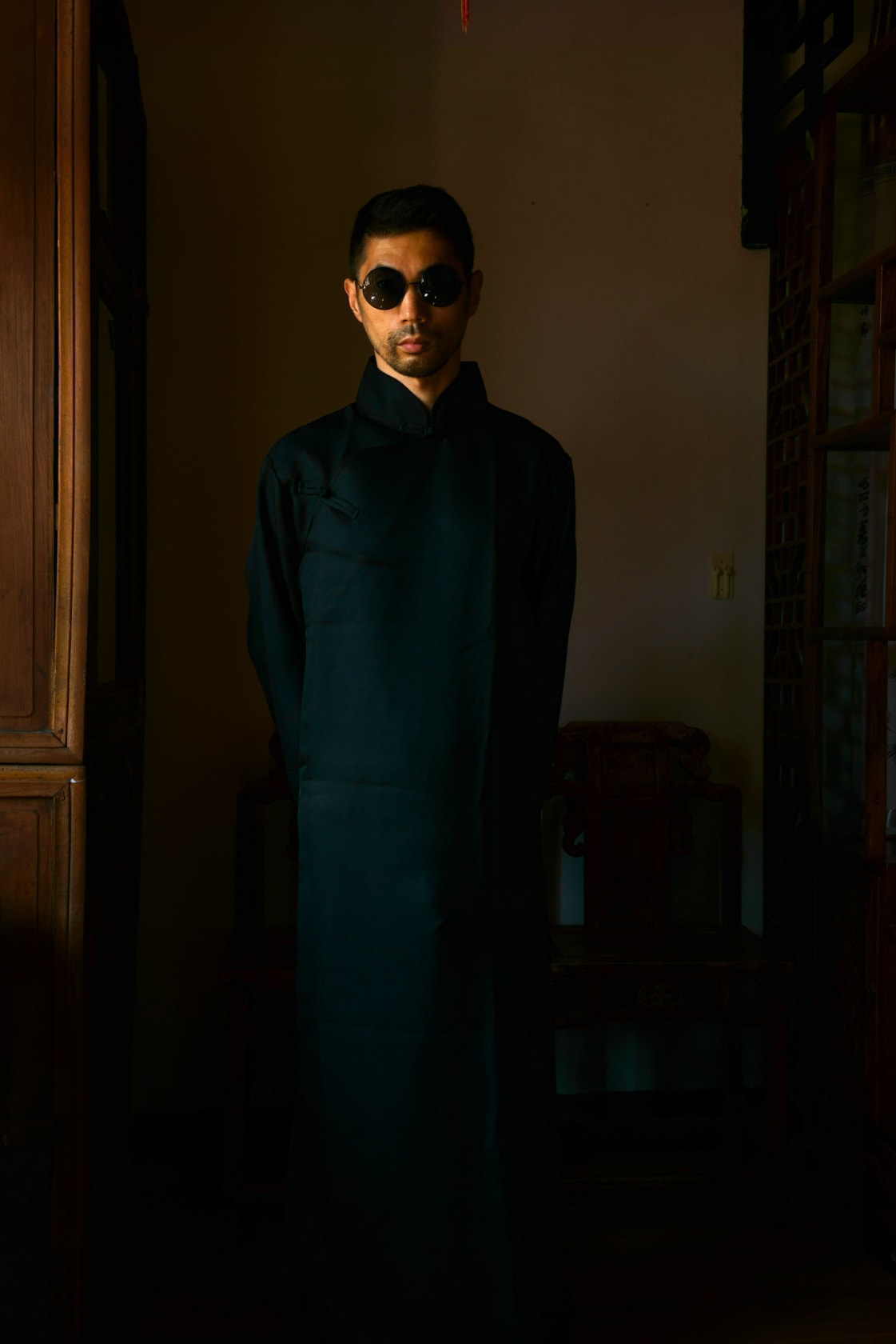 Shen Wei, Gangster (Standing), 2017