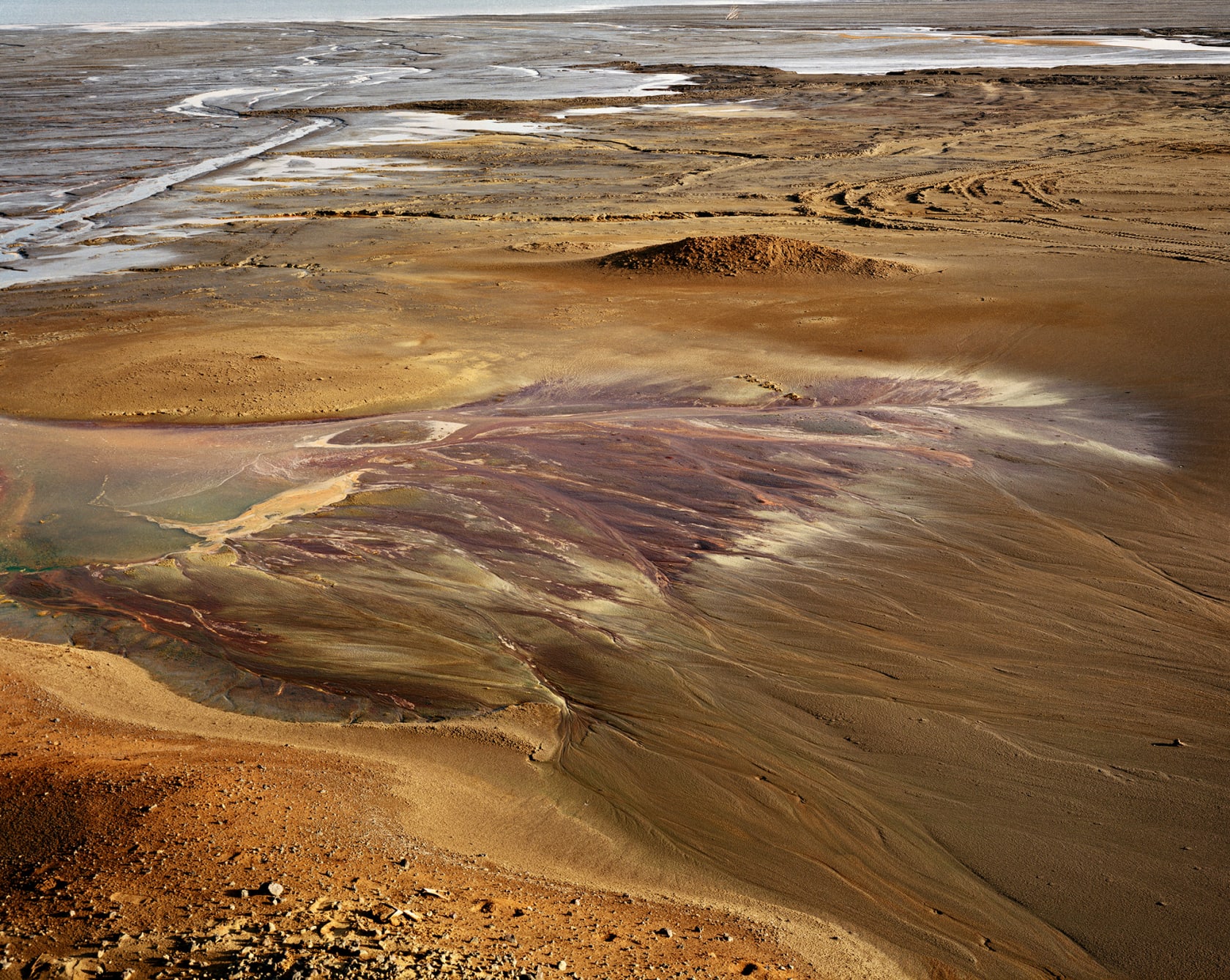 Edward Burtynsky, Mines #15, Inco Tailings Pond, Sudbury, Ontario, 1984