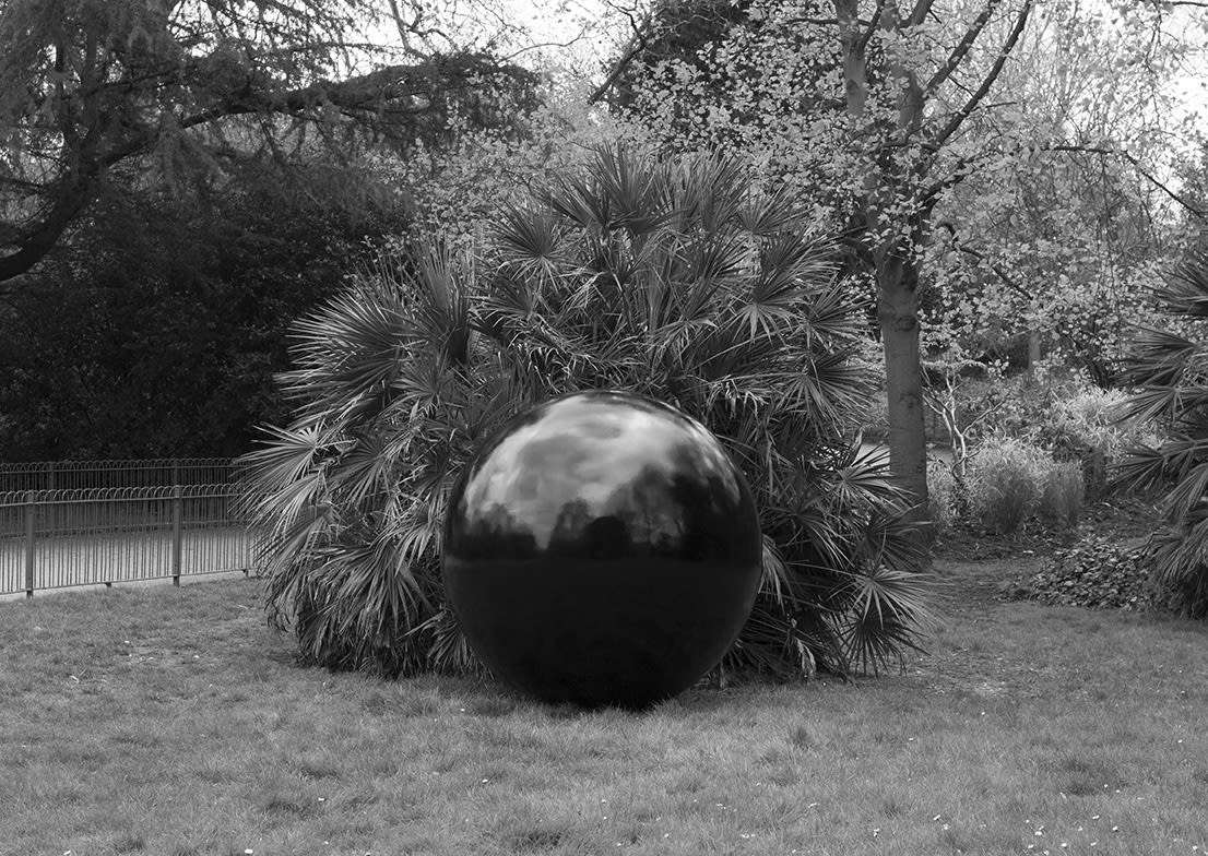 Tom Lovelace, Black Marble, London No. 1, 2016