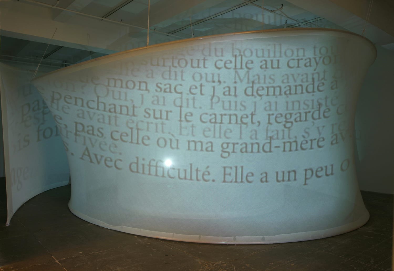 Chantal Akerman, Marcher à côté de ses lacets dans un frigidaire vide (To Walk Next to One’s Shoelaces in an...