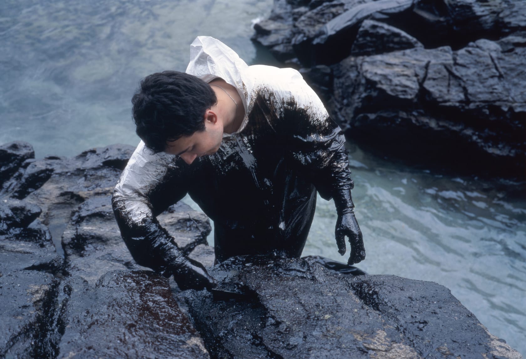 Allan Sekula Volunteer on the edge (Islas Cies, 12/20/02), 2002