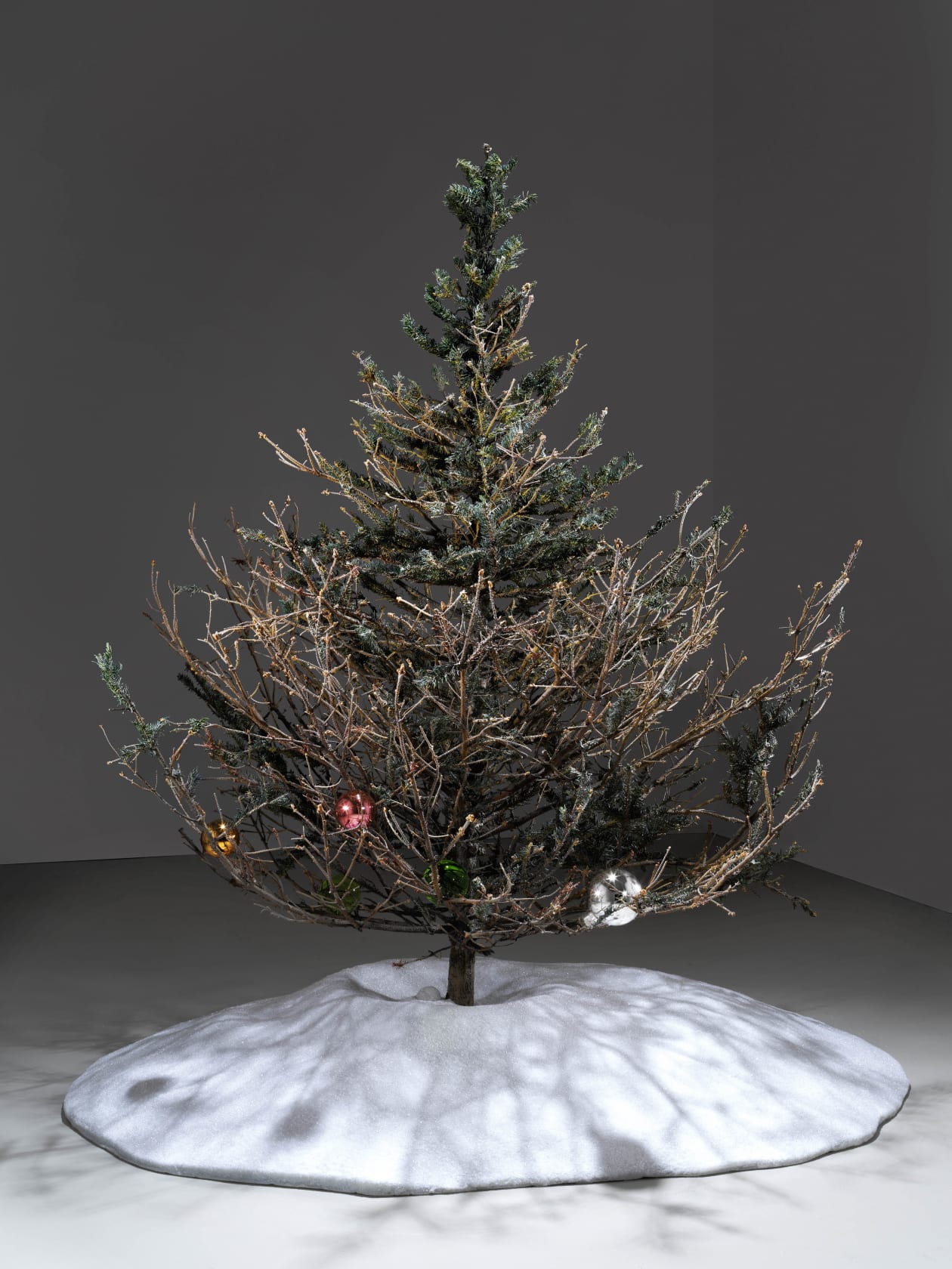 Philippe Parreno Fraught Times, UK 22nd–23rd March 20132020 Tree: Cast and painted stainless steel, glass and 5 glass ornaments Glass...