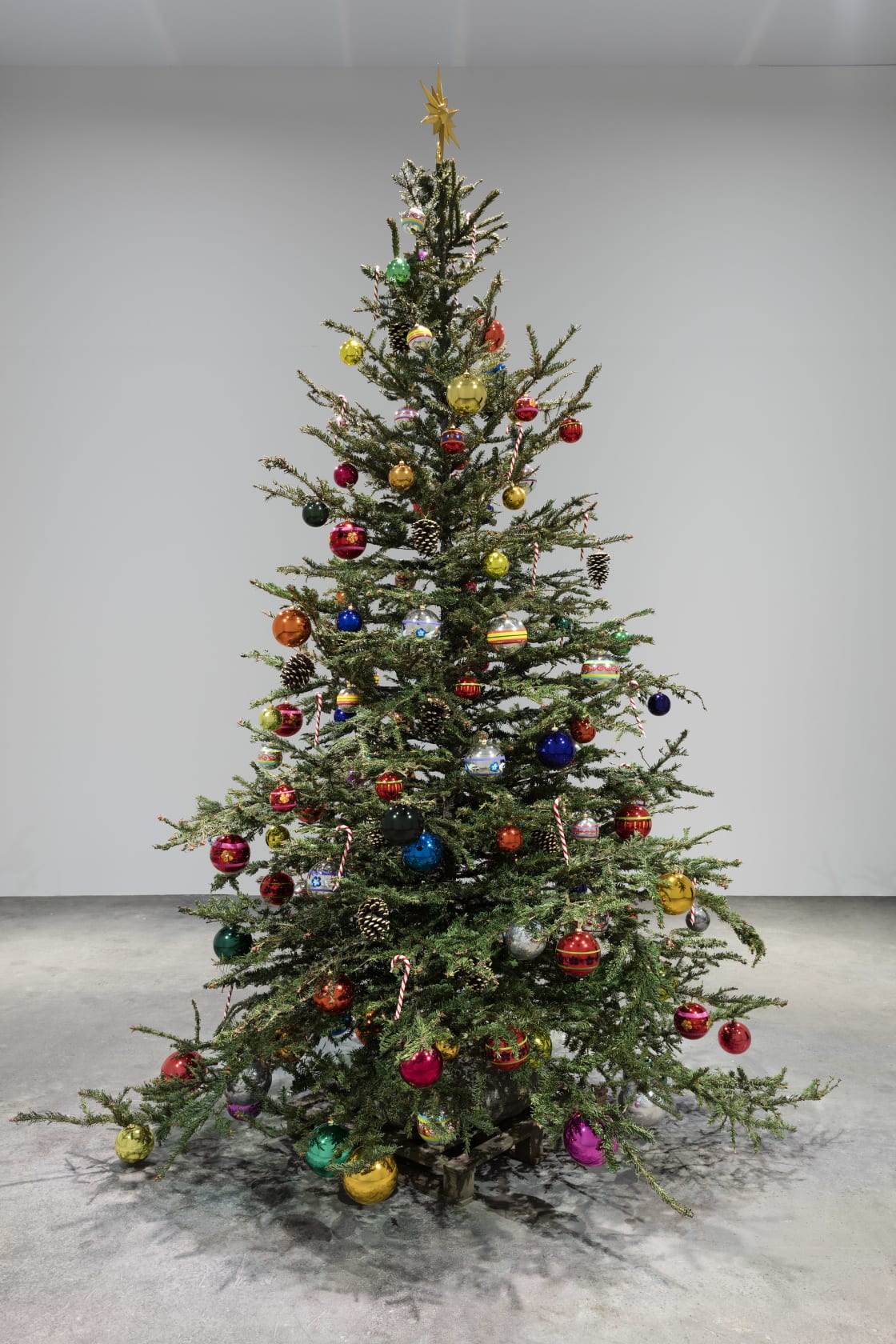 Philippe Parreno, Fraught Times: For Eleven Months of the Year it's an Artwork and in December it's Christmas (July), 2017