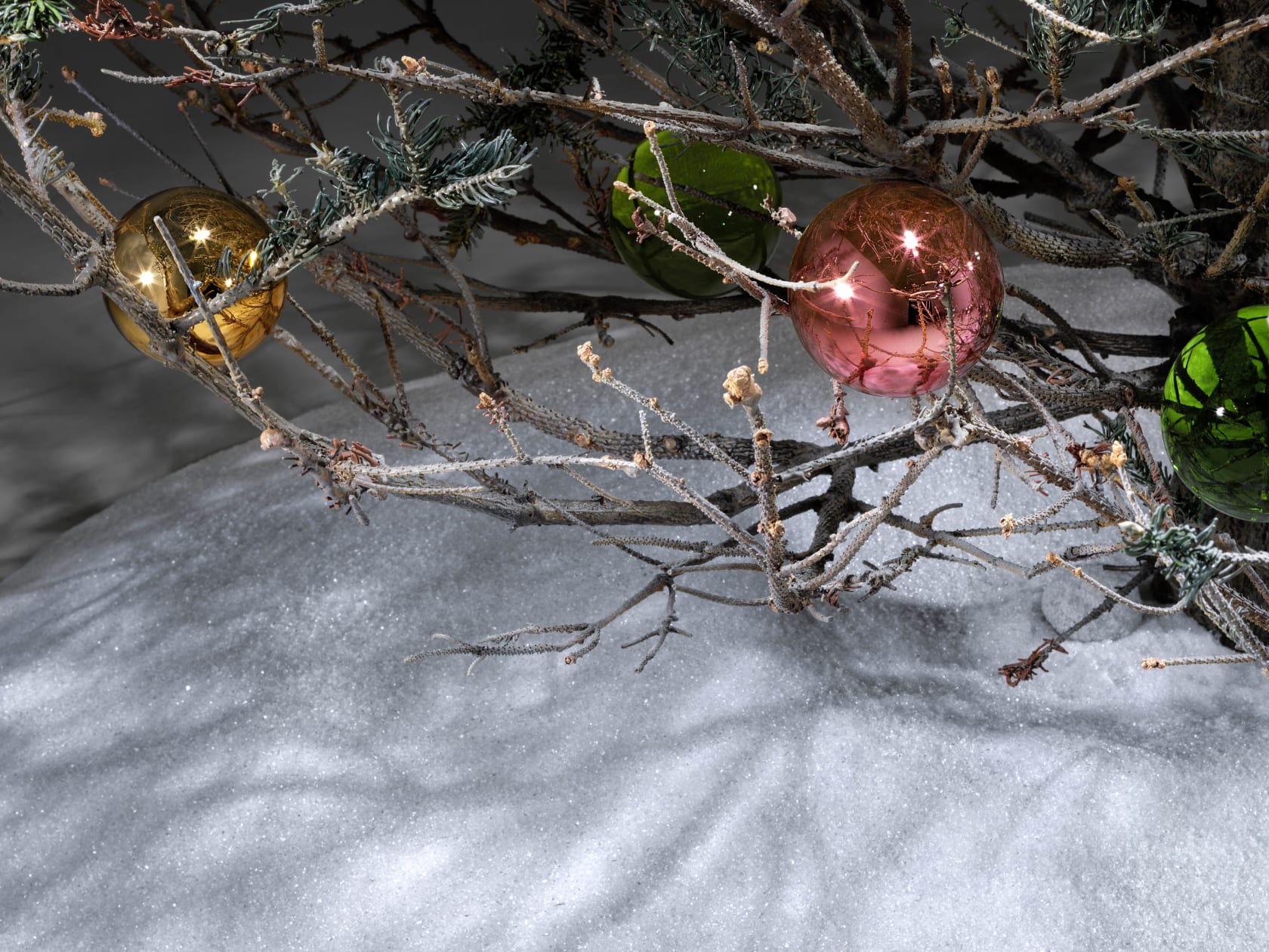 Philippe Parreno Fraught Times, UK 22nd–23rd March 20132020 Tree: Cast and painted stainless steel, glass and 5 glass ornaments Glass...