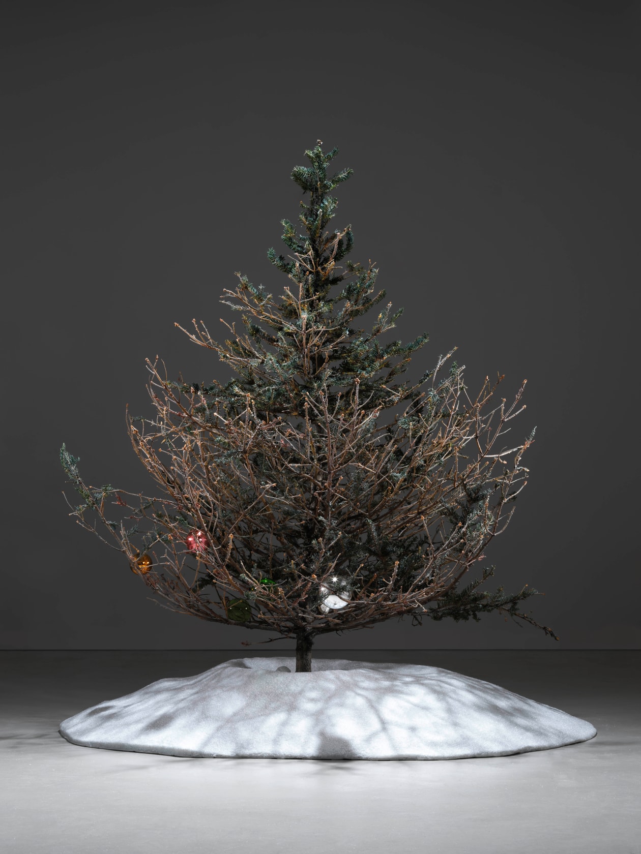 Philippe Parreno Fraught Times, UK 22nd–23rd March 20132020 Cast and painted stainless steel, glass and 5 glass ornaments 220 x...