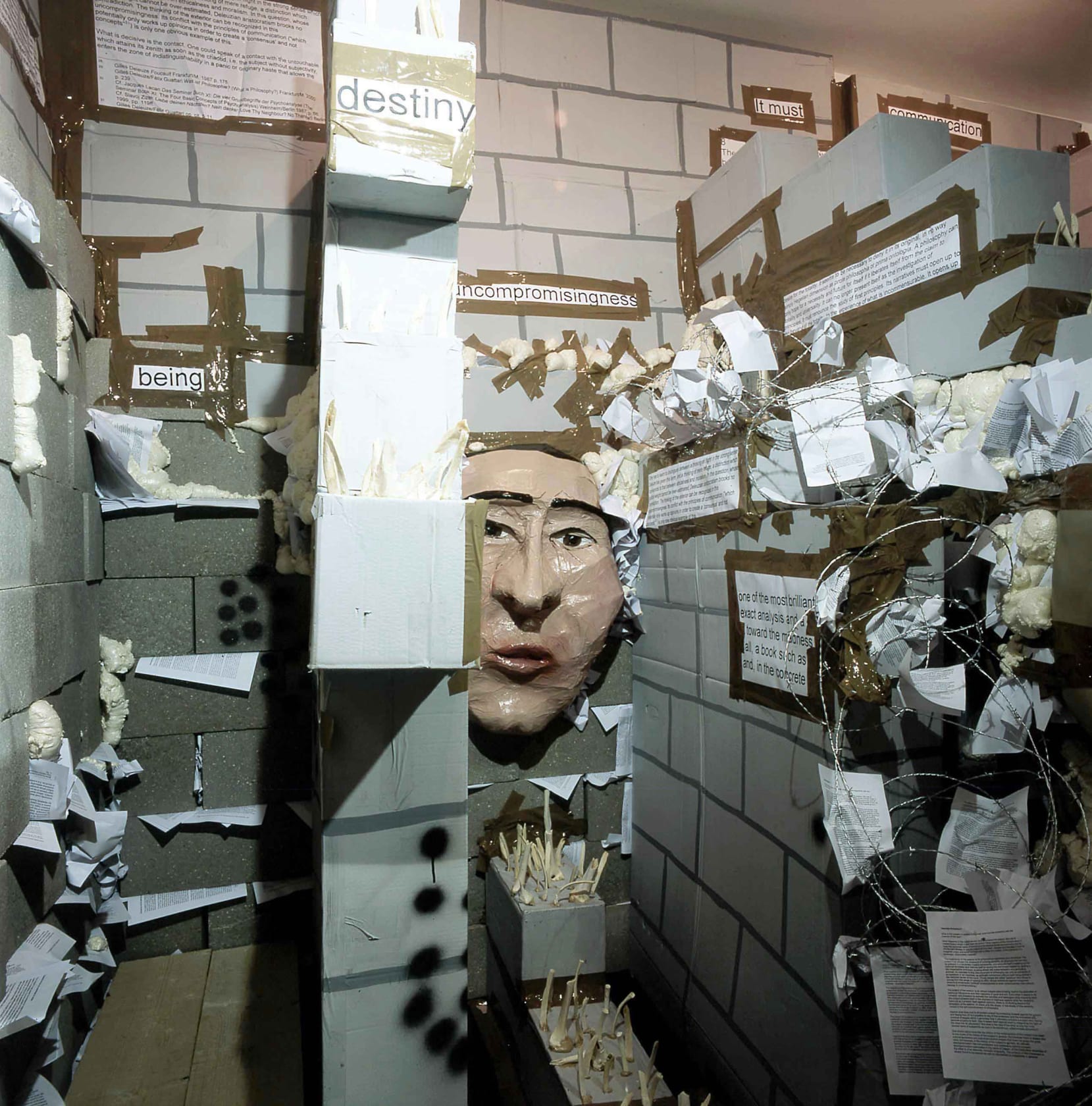 Thomas Hirschhorn, Unfinished Walls, 2004