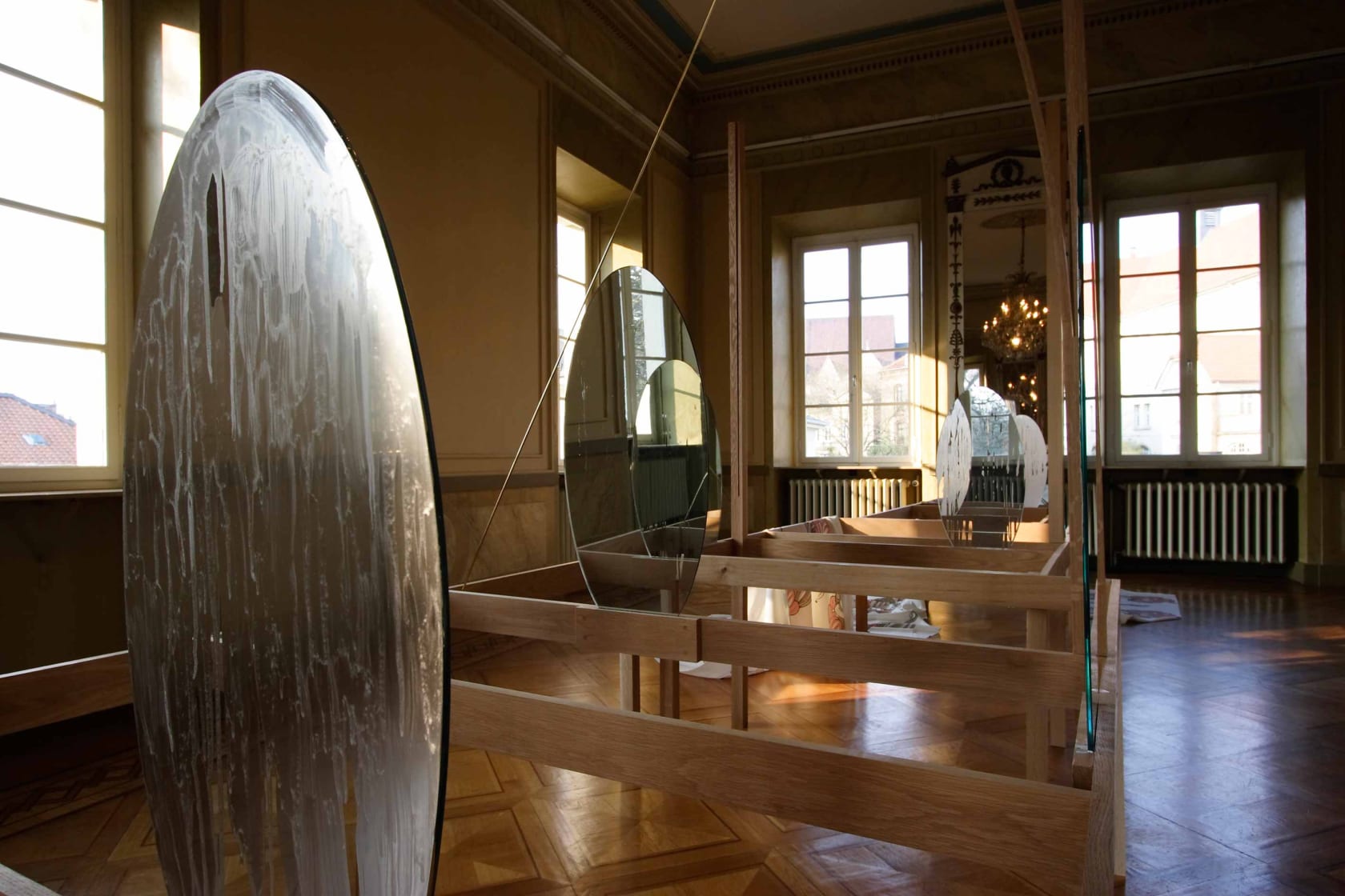 Claire Barclay, Fault on the Right Side, 2007