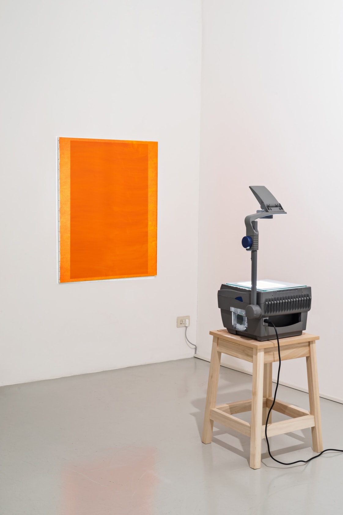 Juan Araujo, Red on Orange Projection I, 2015