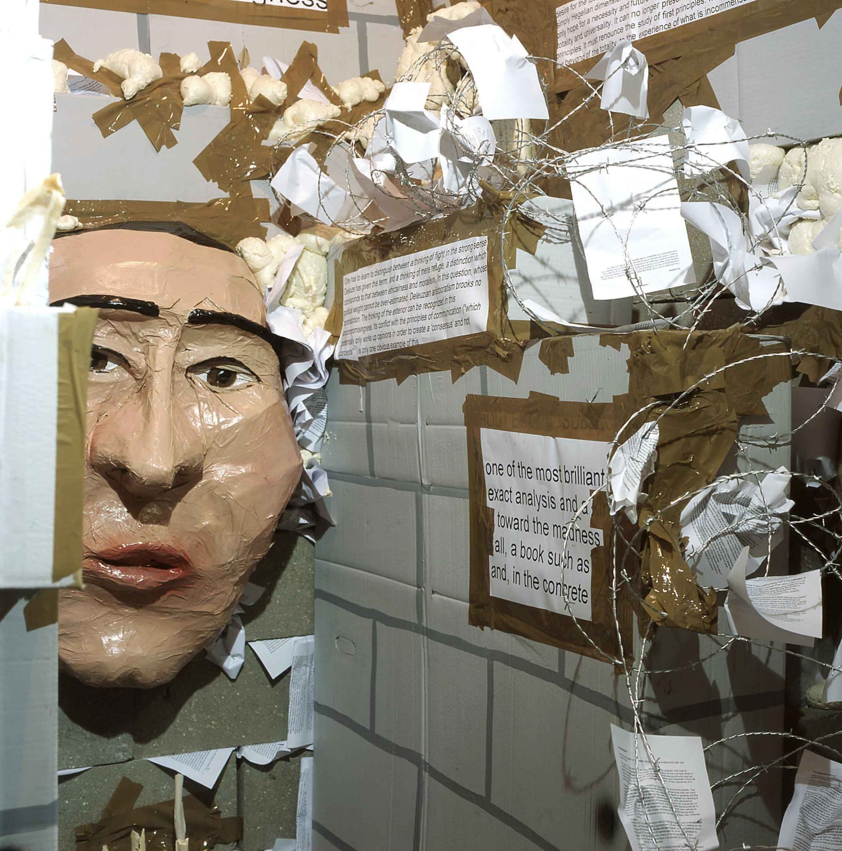 Thomas Hirschhorn, Unfinished Walls, 2004