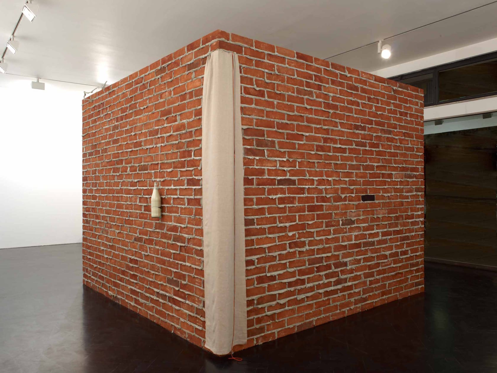 Tonico Lemos Auad, Brick House, 2012