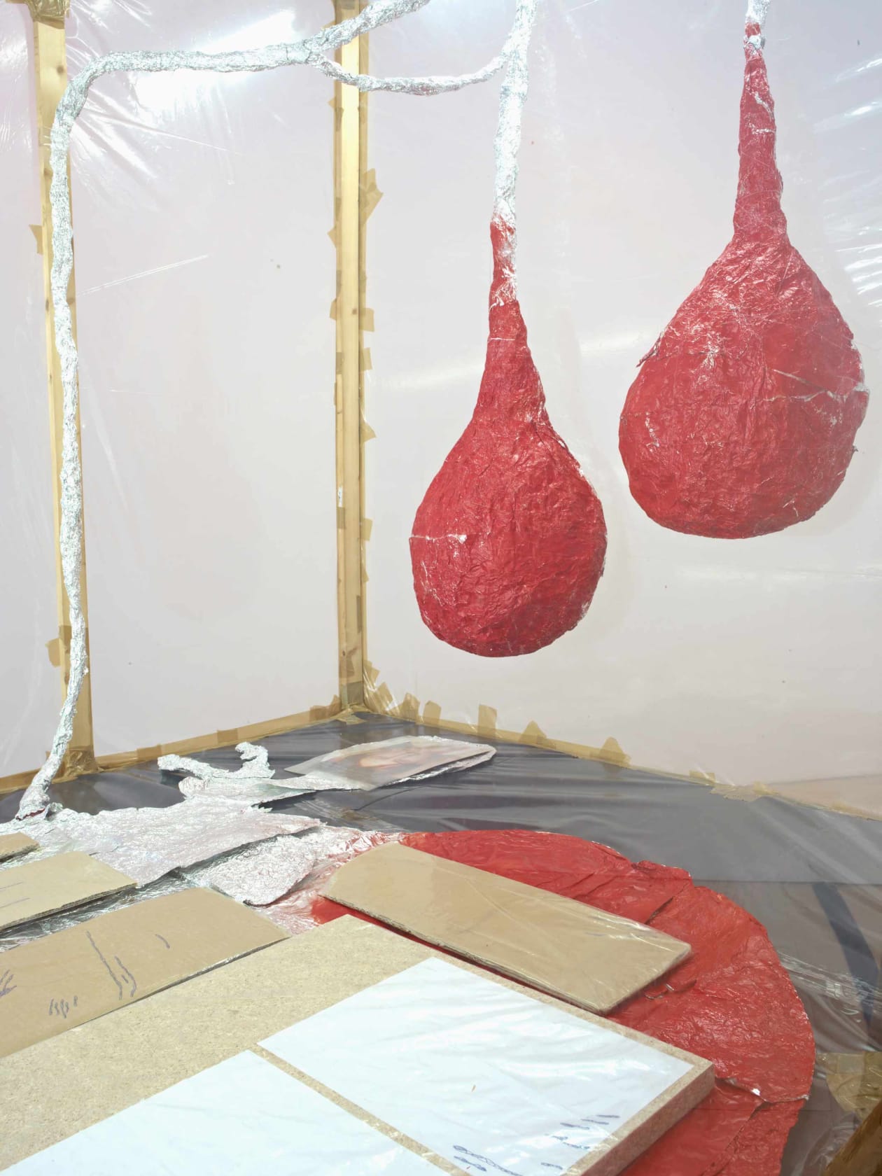 Thomas Hirschhorn, Flipper Mit Roten Tränen, 1996