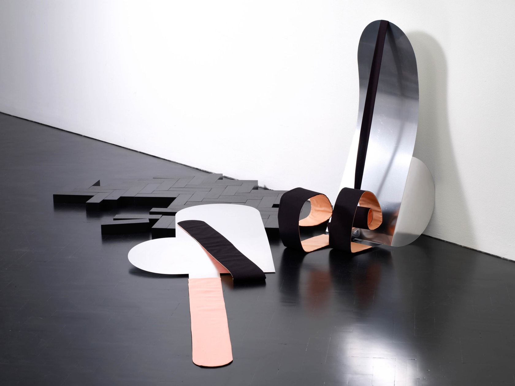 Claire Barclay, Clean Lean, 2010