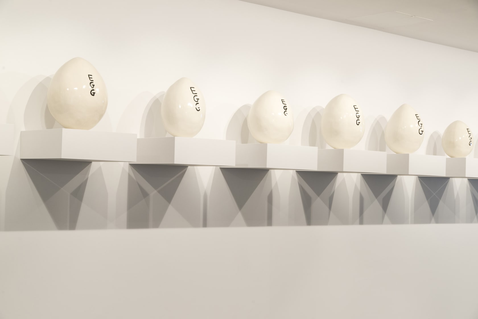 David Shrigley, Eggs, 2011