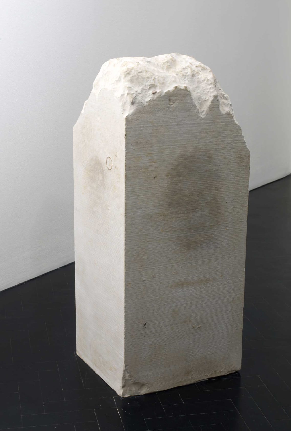 Tonico Lemos Auad, In the wave-strike over unquiet stones / While the sea destroys its continual forms, 2012