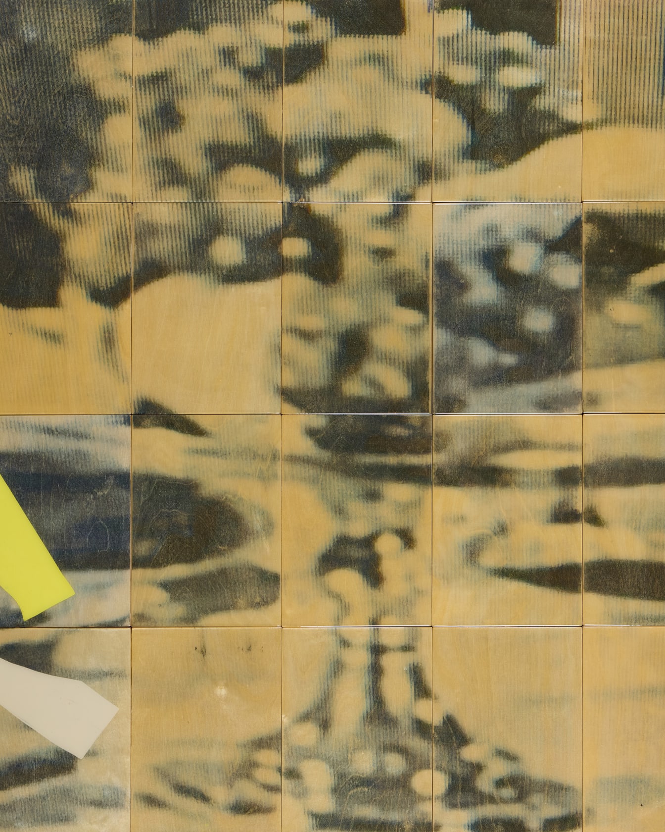 Ernesto Cánovas Silver Platter