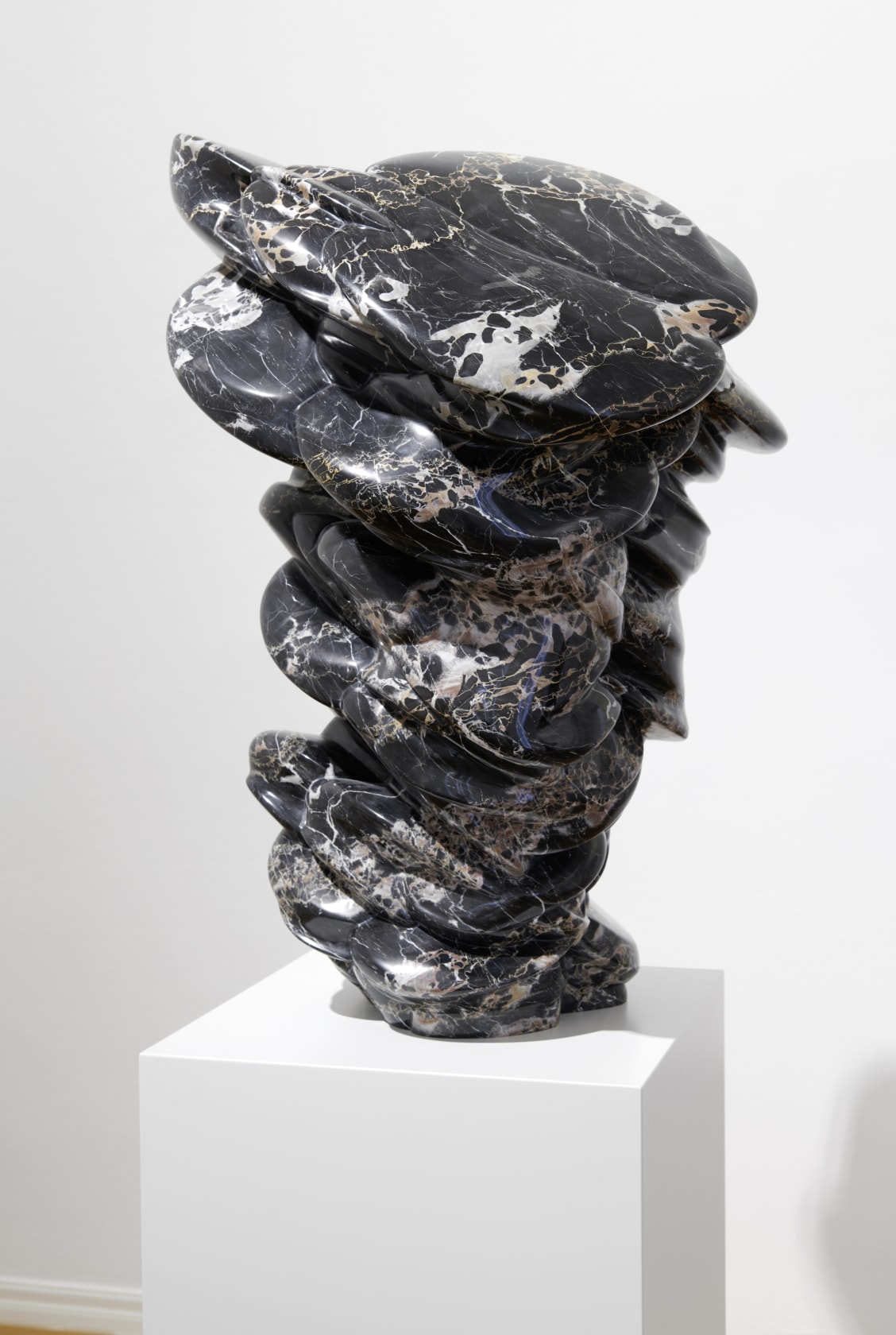 Tony Cragg Off the Mountain, 2023 Stone (nero portoro), 460 kg 90 x 65 x 69 cm (35.43 x 25.59...