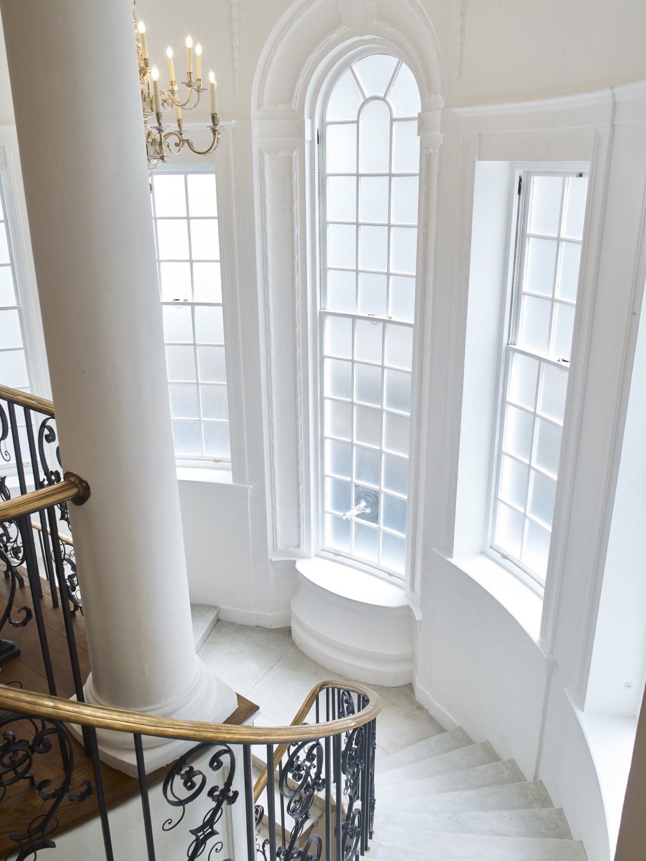 Oliver Beer: New Performance and Sculpture, Galerie Thaddaeus Ropac London, 2017