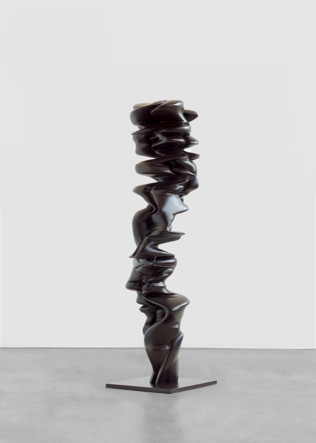 Tony Cragg Eclipse, 2025 Bronze 160 x 46 x 43 cm (62.99 x 18.11 x 16.93 in)