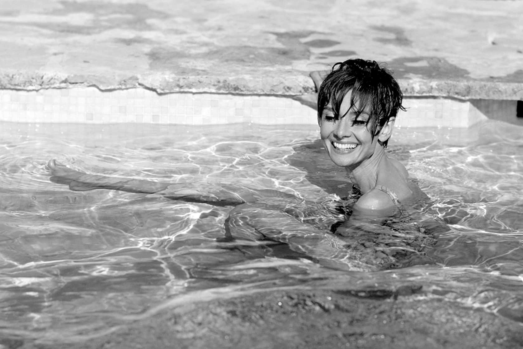 Terry O'Neill, Audrey Hepburn in Pool, Black & White, 1966