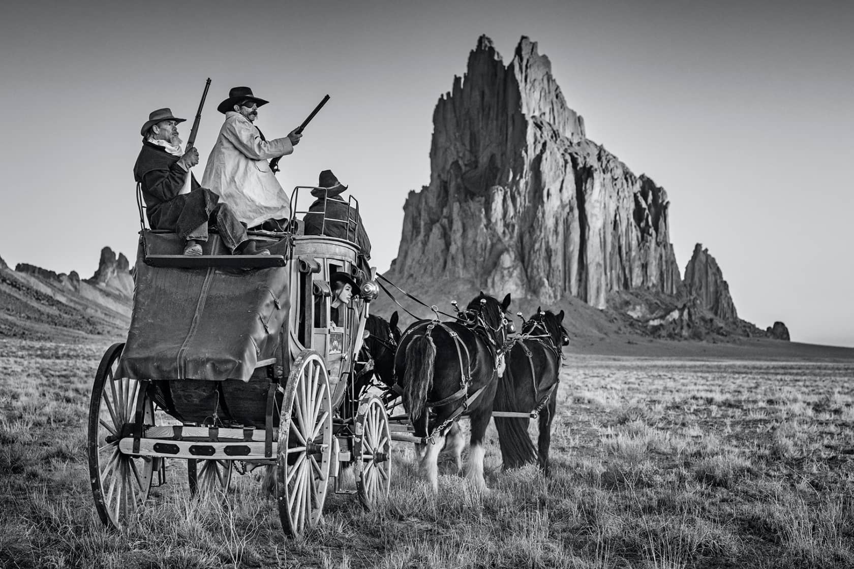 David Yarrow, Between a Rock and a Hard Place, 2021