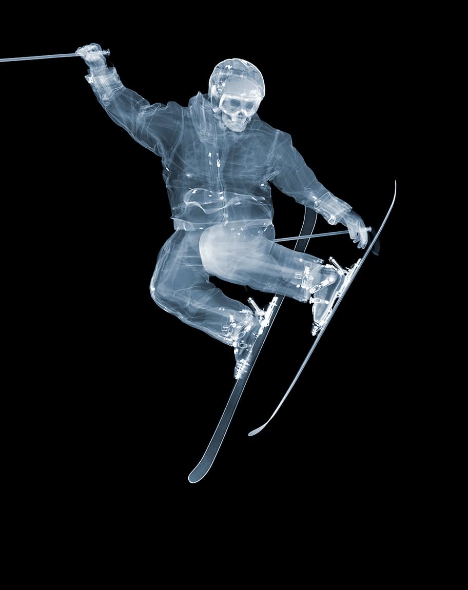 Nick Veasey, Skier, 2021