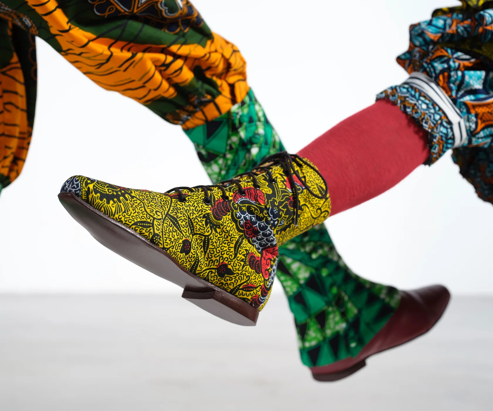 Yinka Shonibare Sun Dance Kids (Boy and Girl), 2023