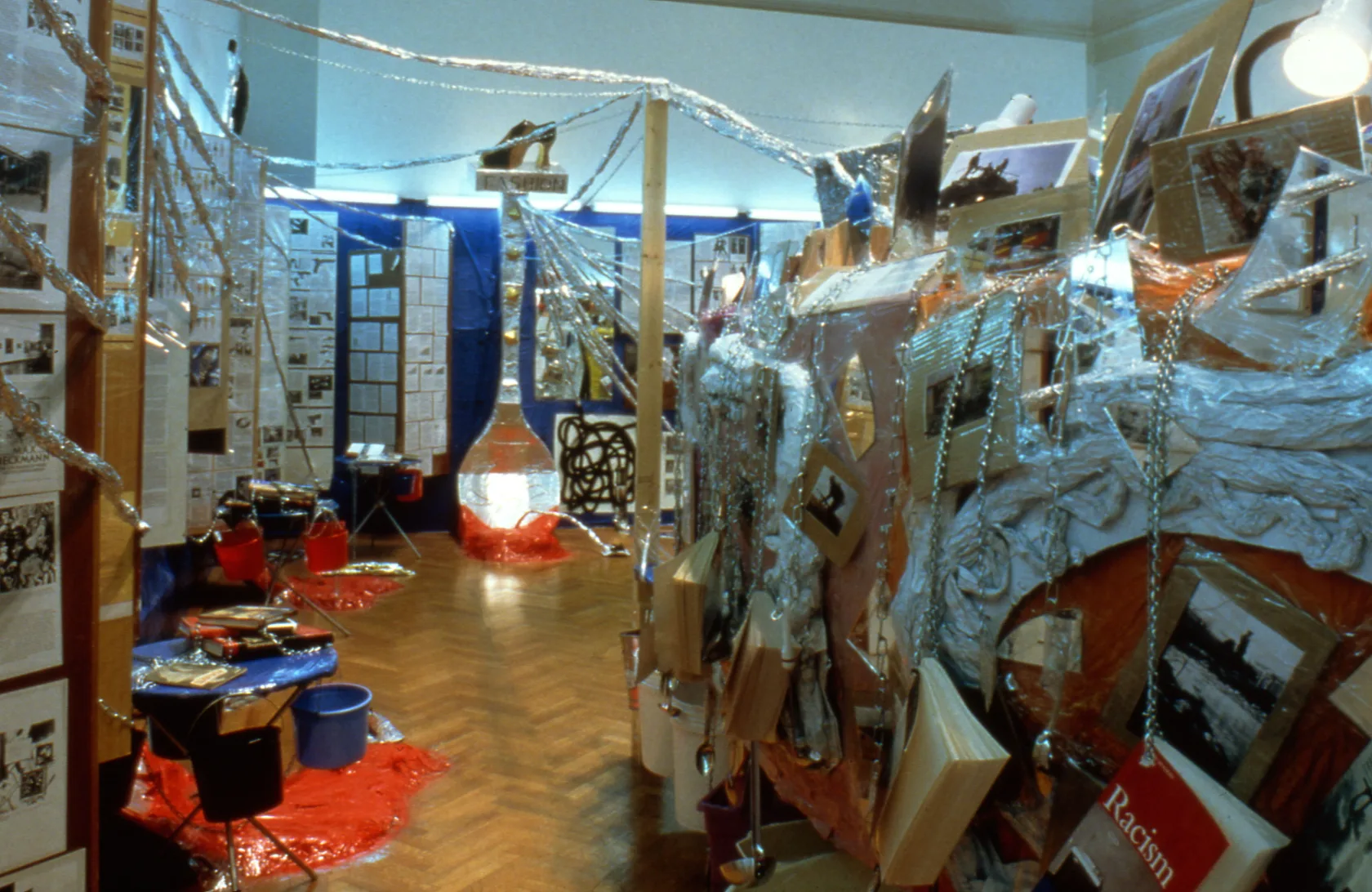 Thomas Hirschhorn, Jumbo Spoons and Big Cake, 2000