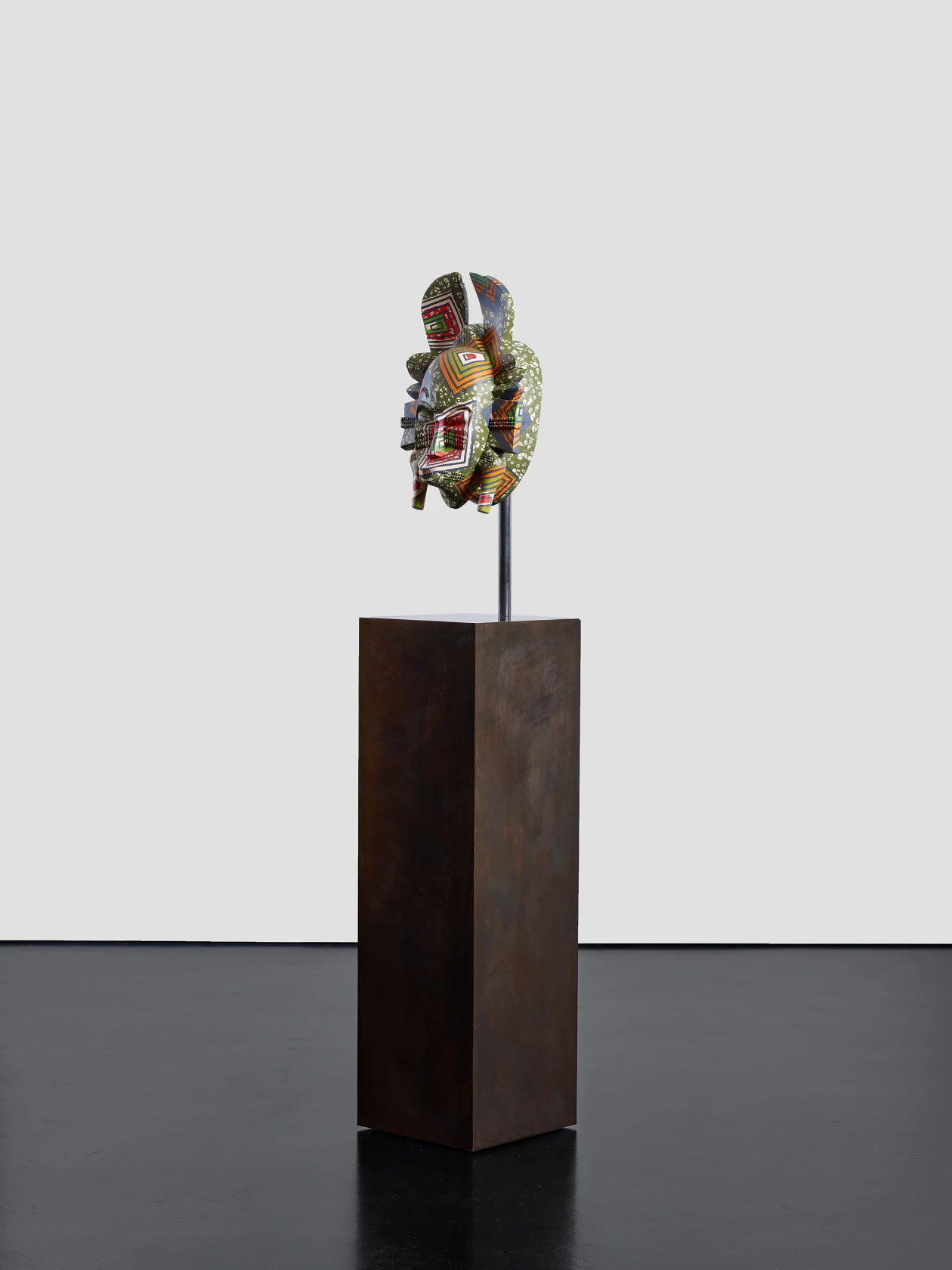 Yinka Shonibare, Hybrid Mask (K'peliye'e), 2020 - 2021